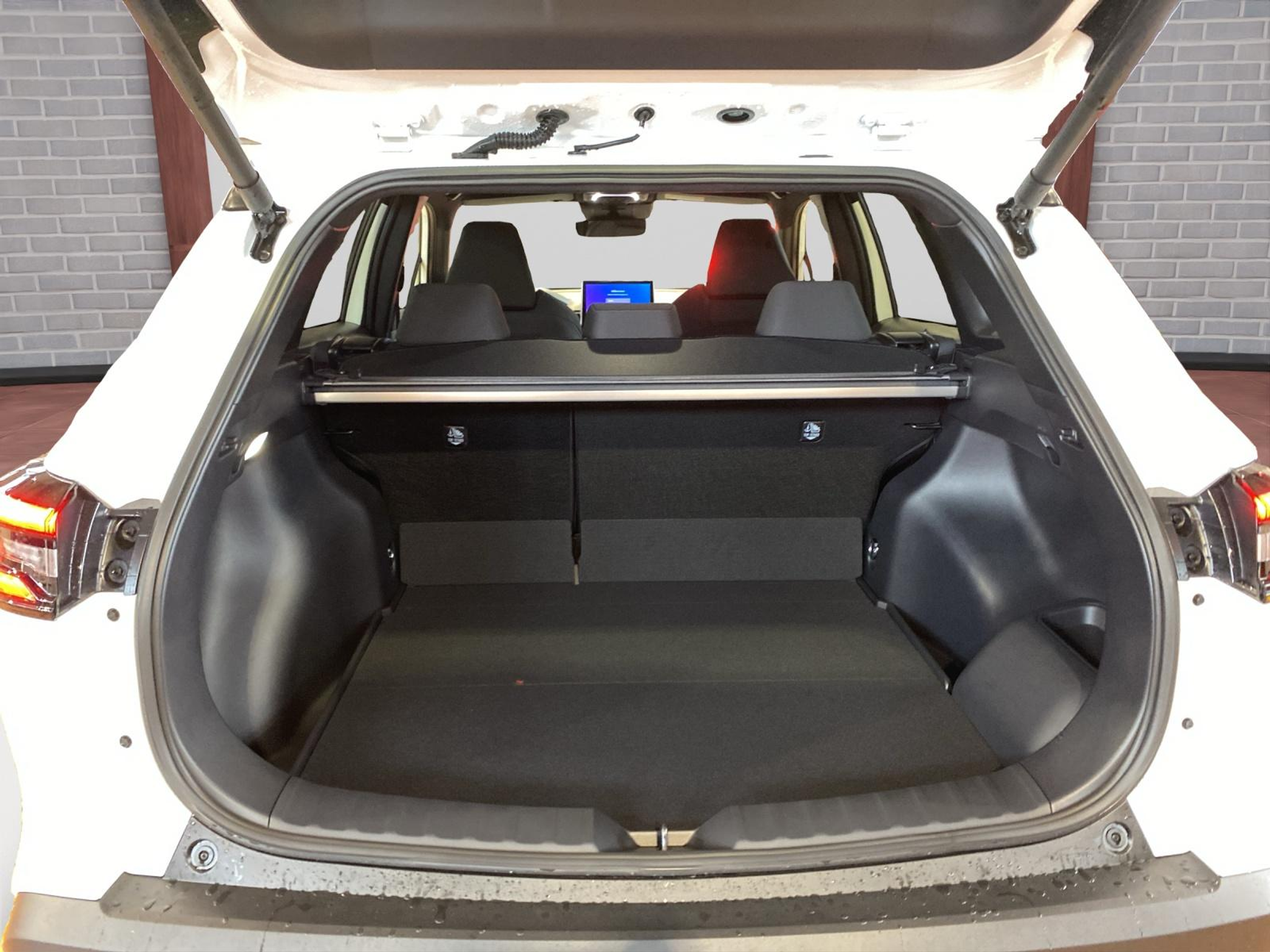 listing desktop thumbnail image 10