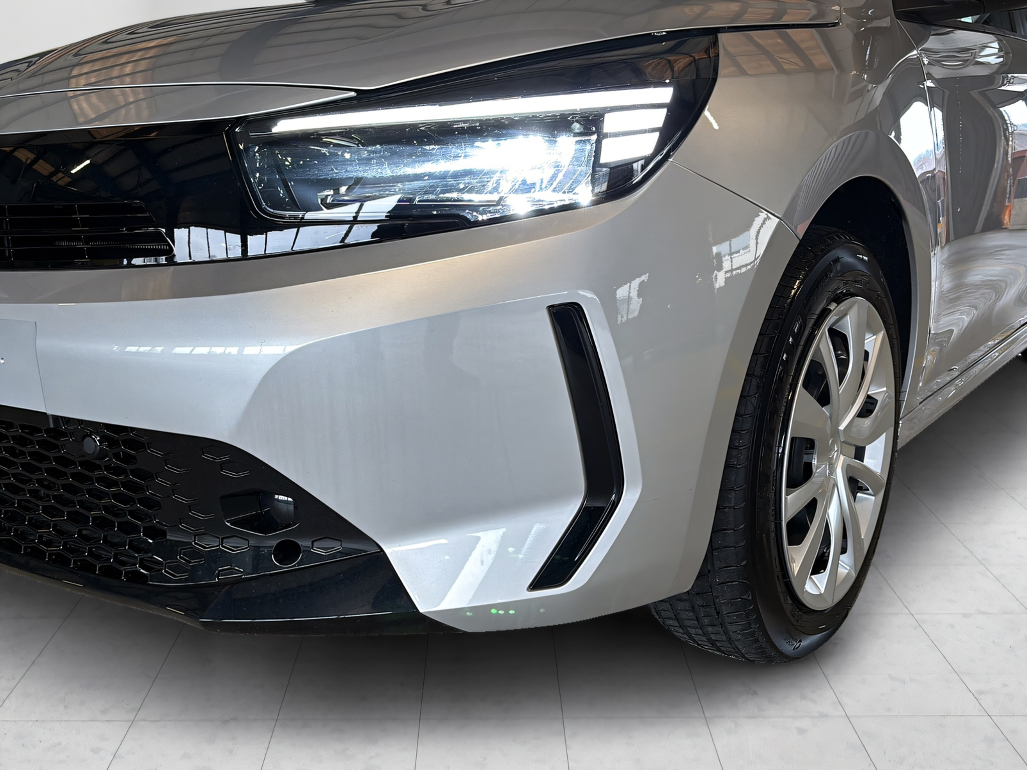 listing desktop thumbnail image 2