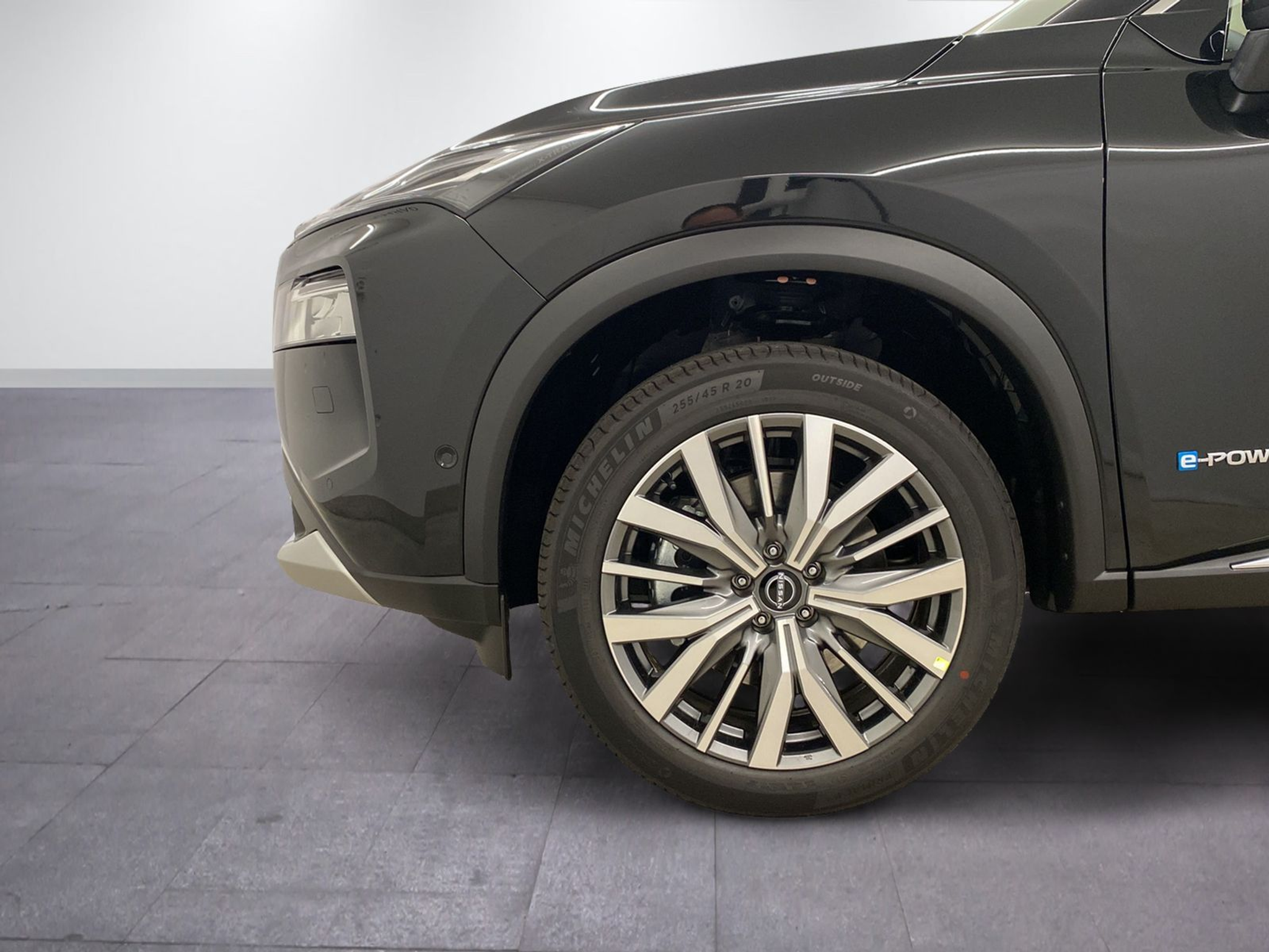 listing desktop thumbnail image 2