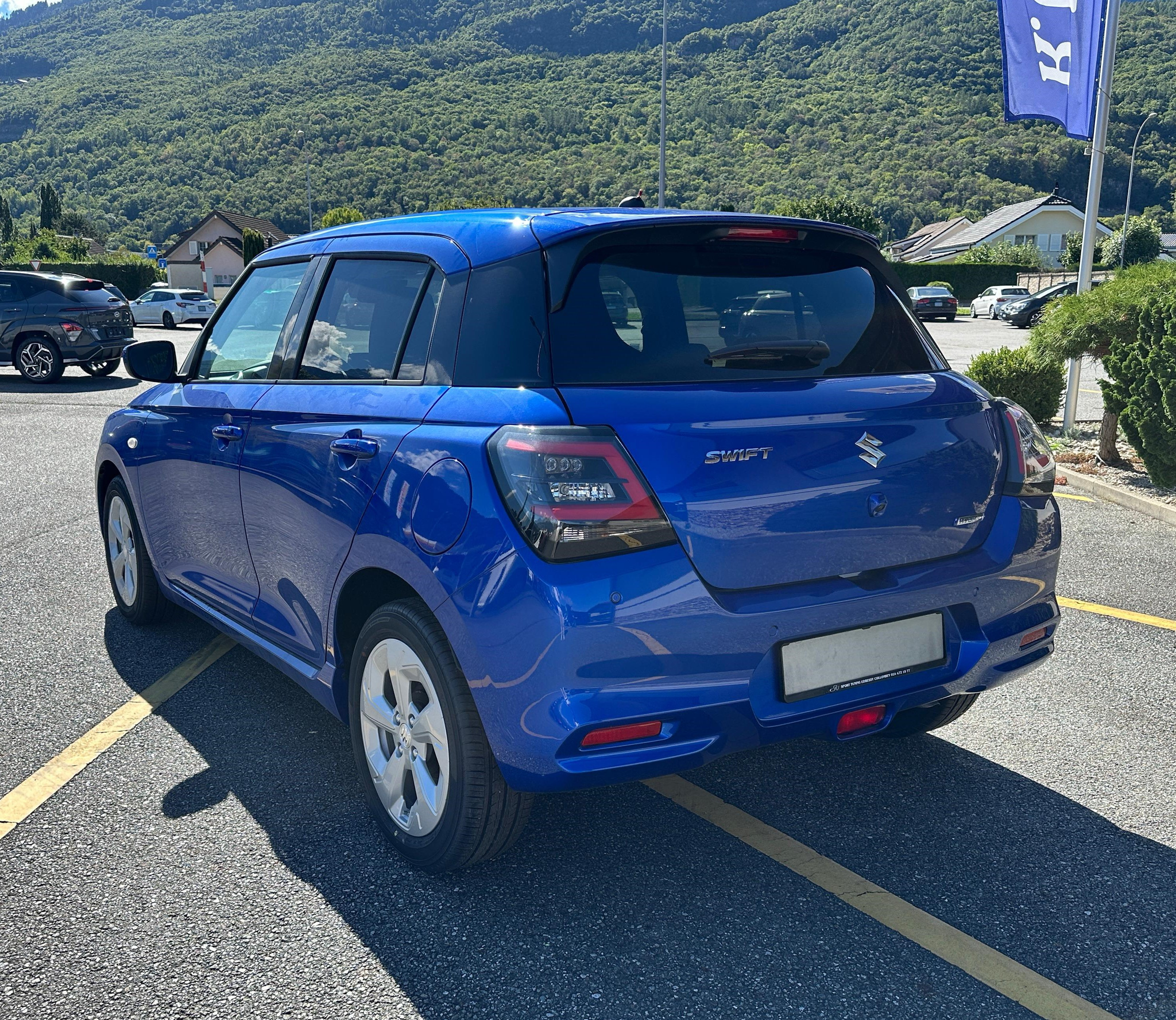 listing desktop thumbnail image 1