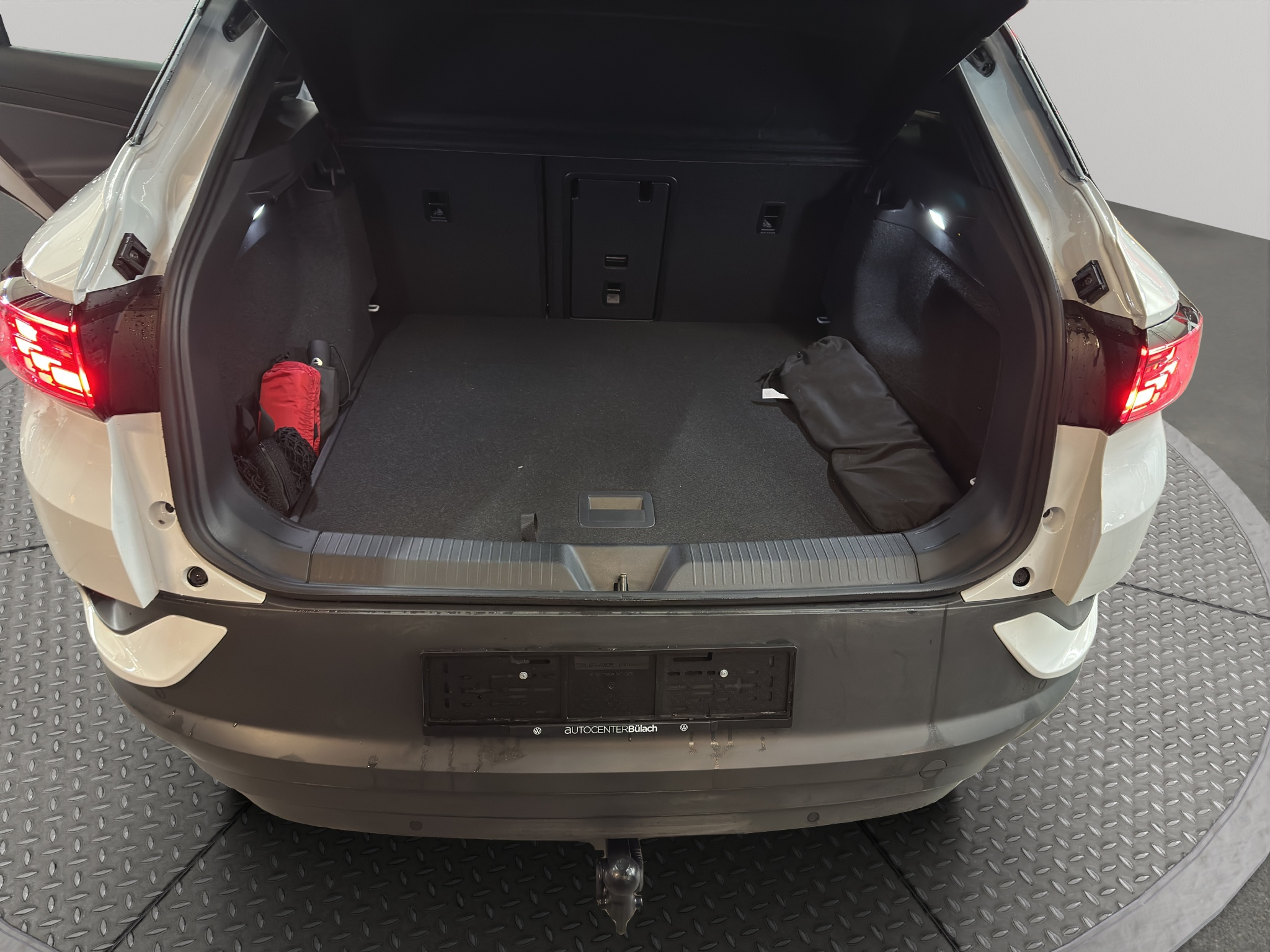 listing desktop thumbnail image 15