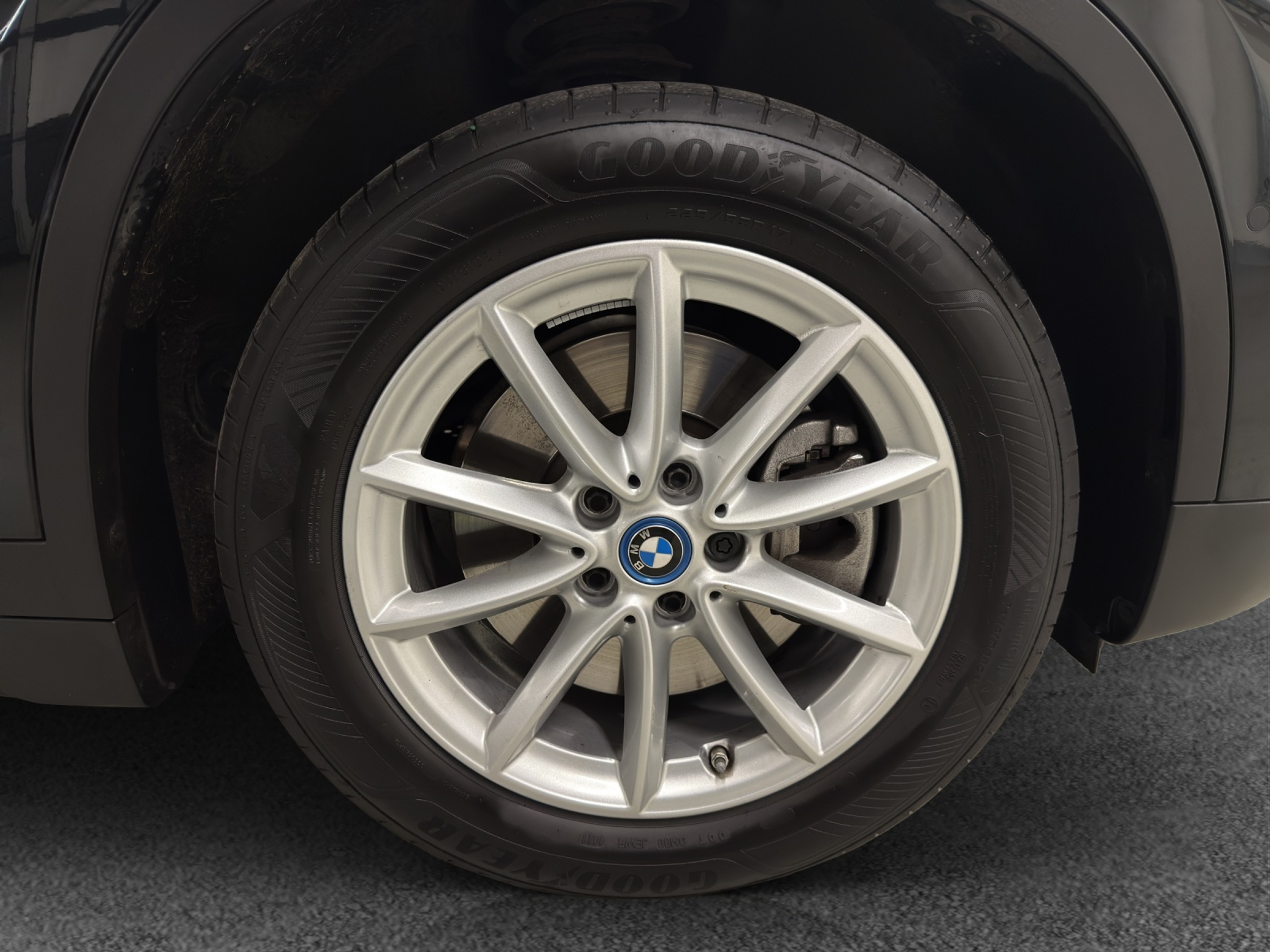 listing desktop thumbnail image 11