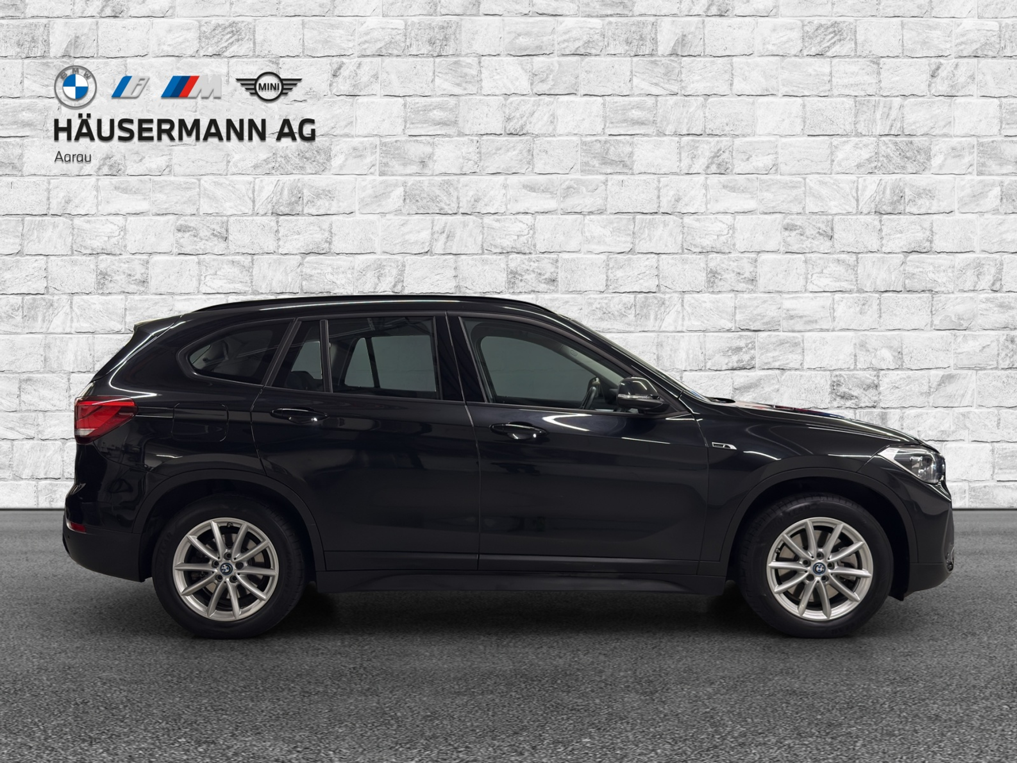 listing desktop thumbnail image 3