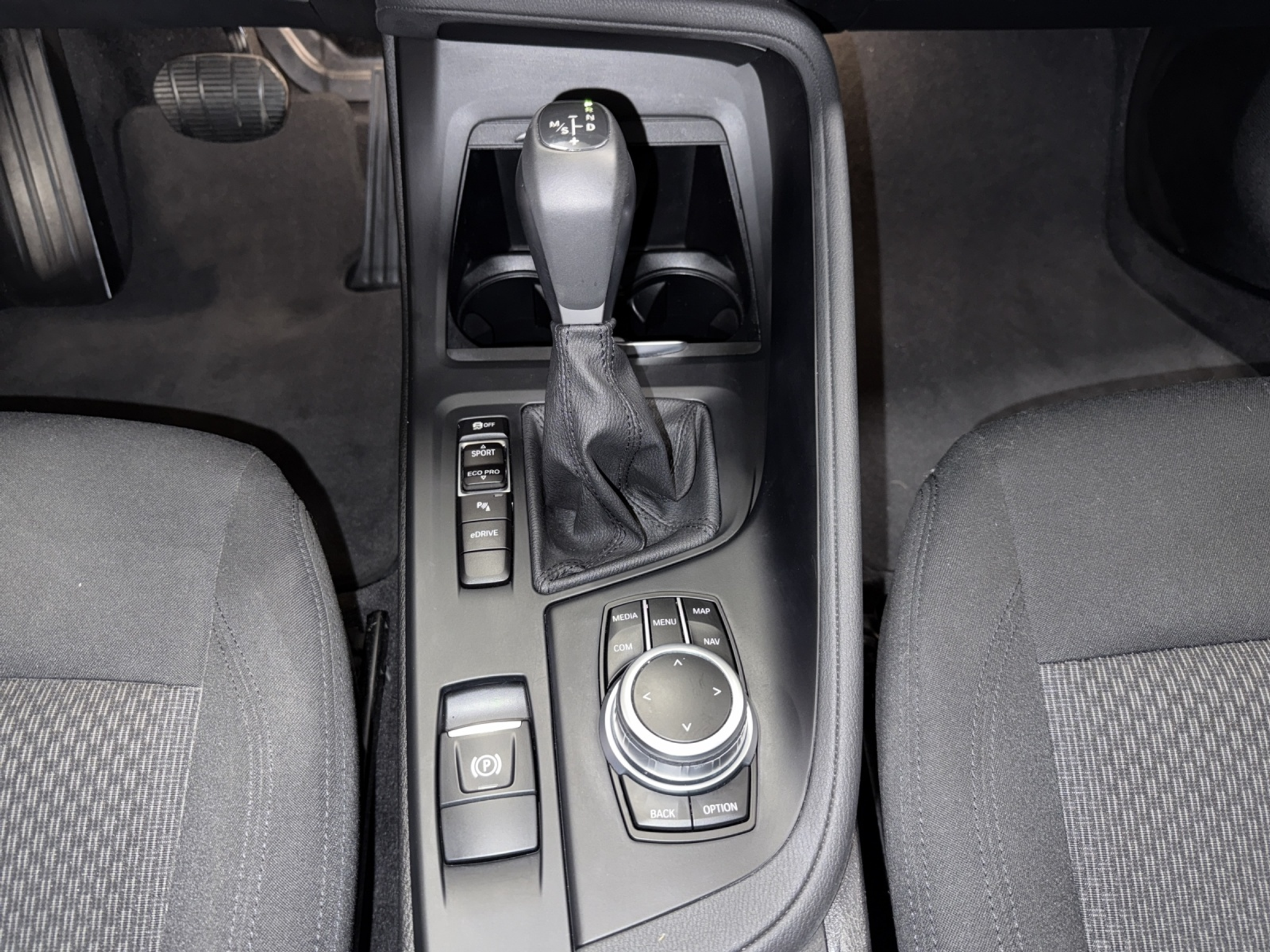 listing desktop thumbnail image 16