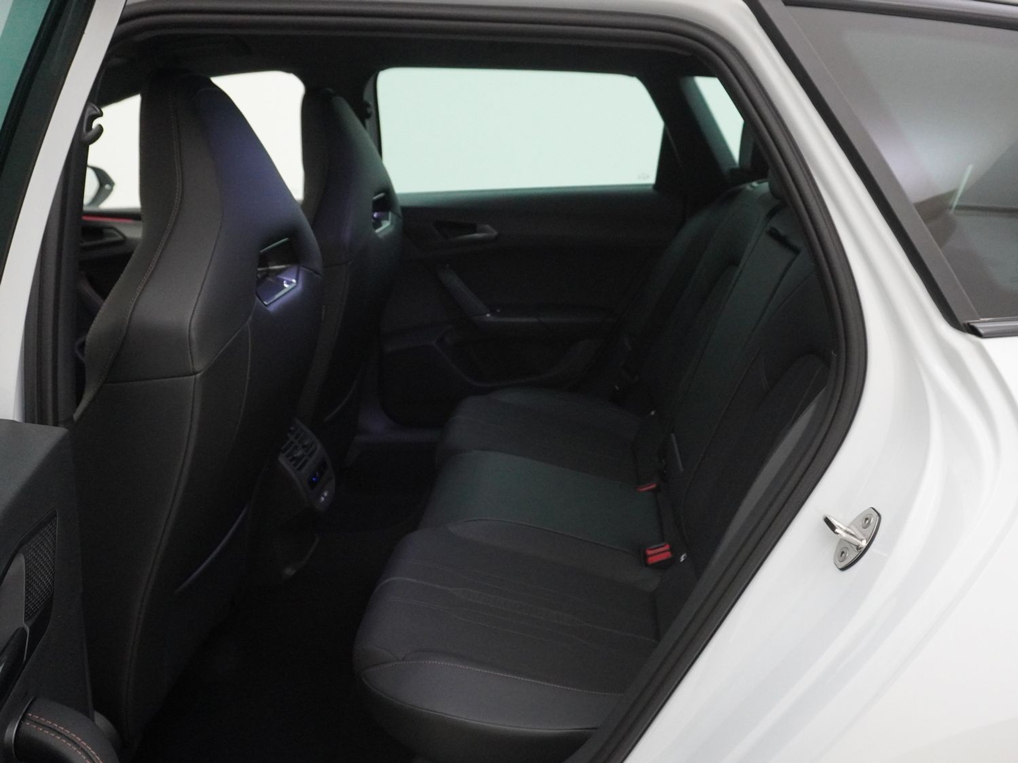 listing desktop thumbnail image 15