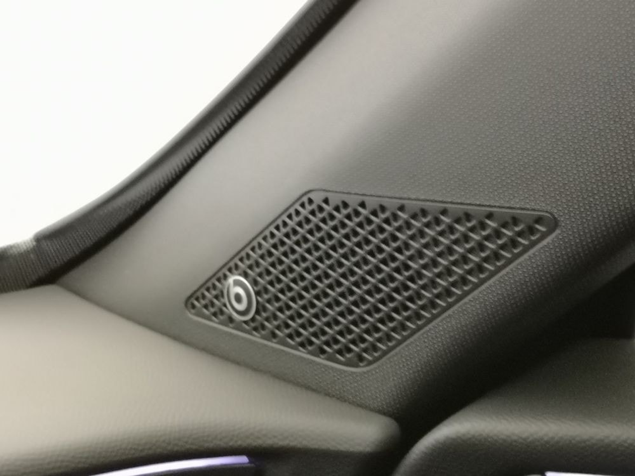 listing desktop thumbnail image 21