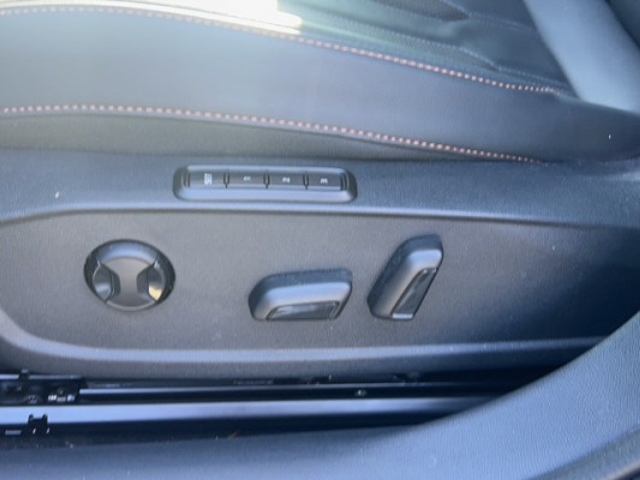 listing desktop thumbnail image 9