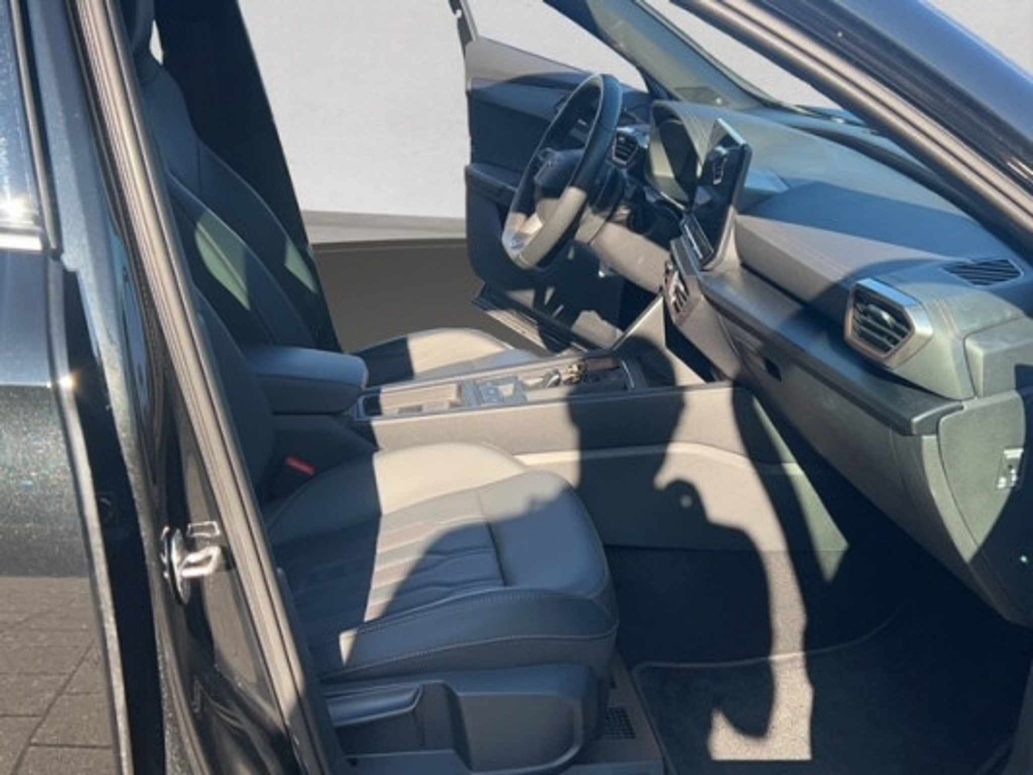 listing desktop thumbnail image 12