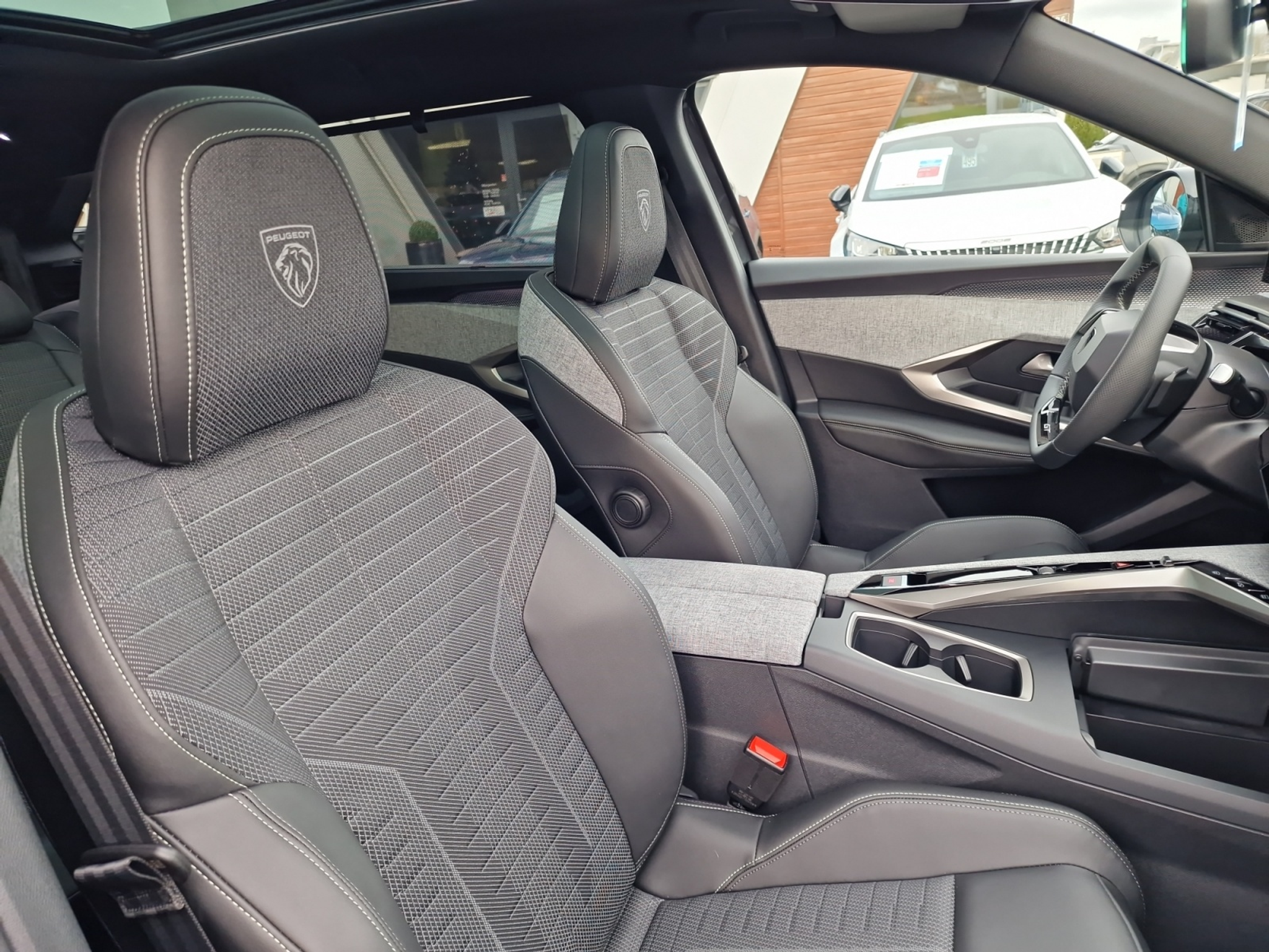 listing desktop thumbnail image 17