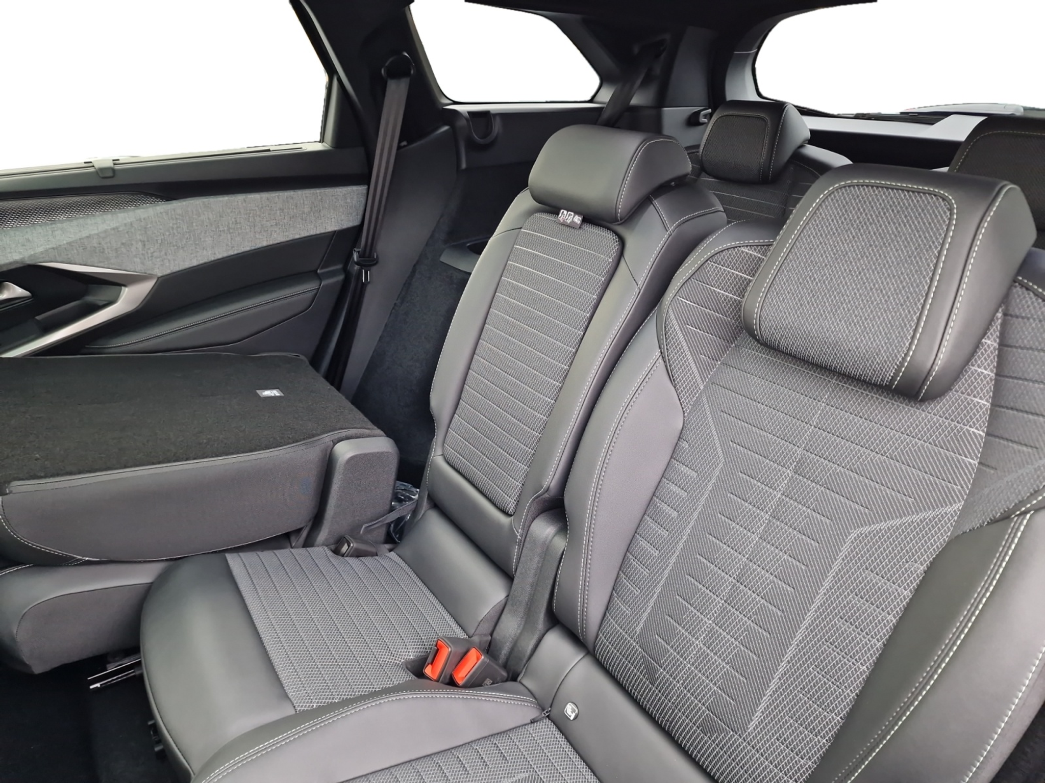 listing desktop thumbnail image 18