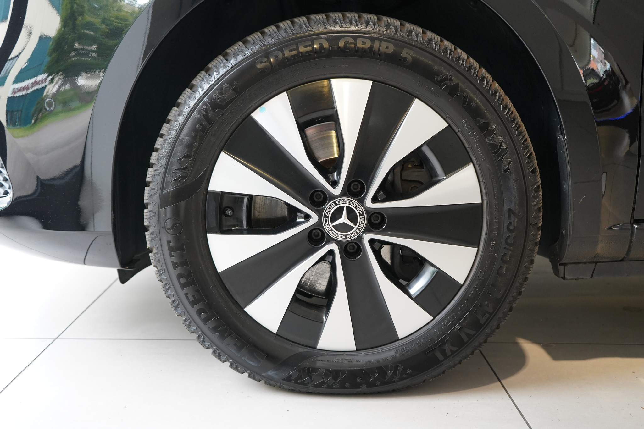 listing desktop thumbnail image 16