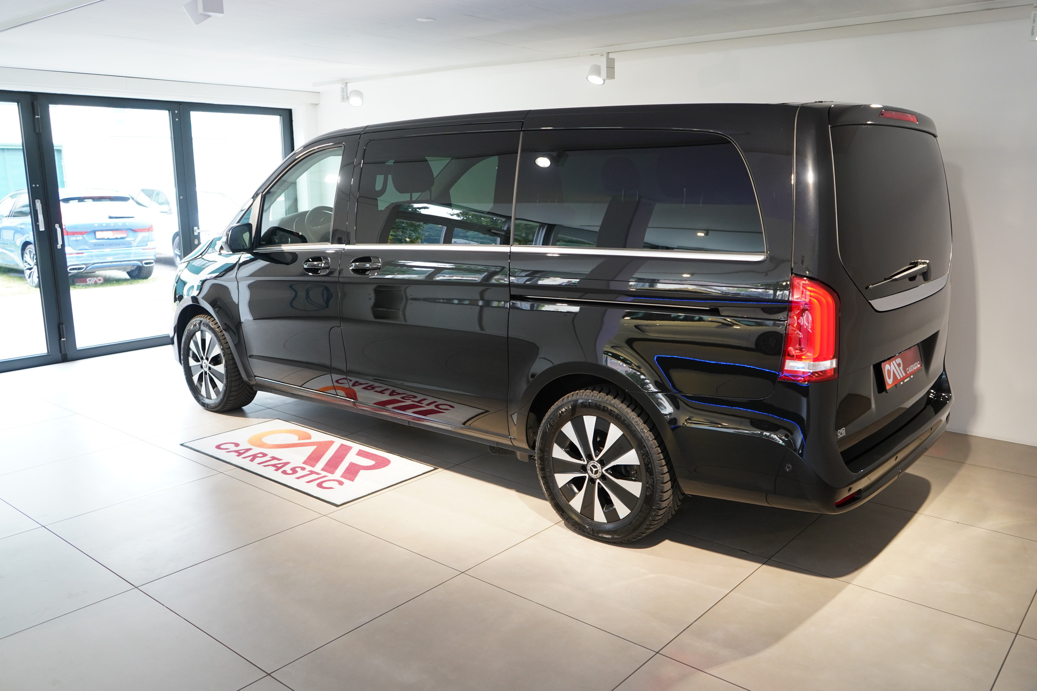 listing desktop thumbnail image 2