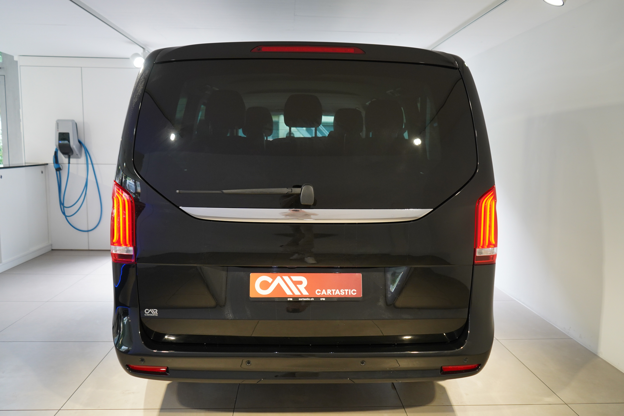 listing desktop thumbnail image 3