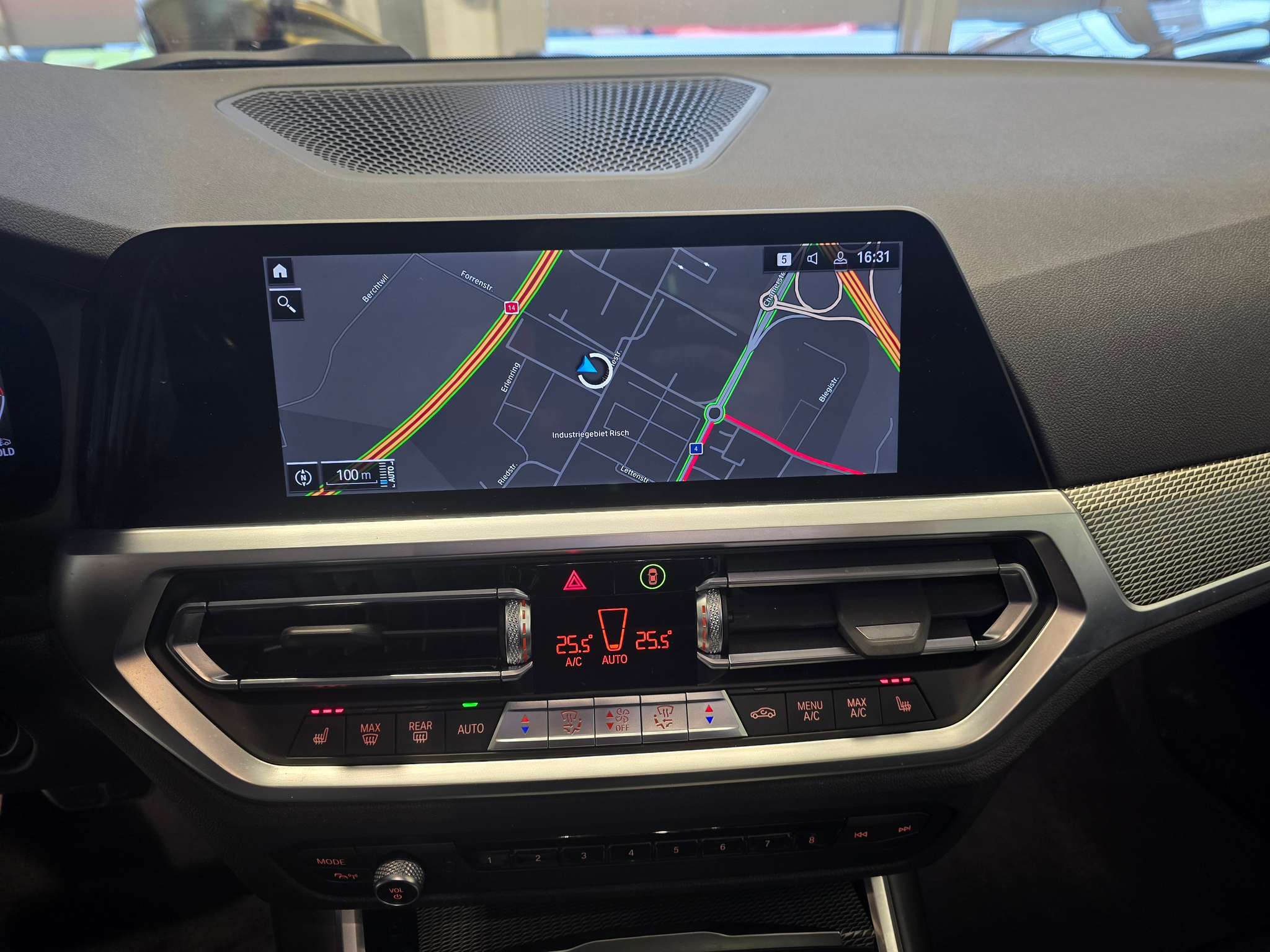 listing desktop thumbnail image 11