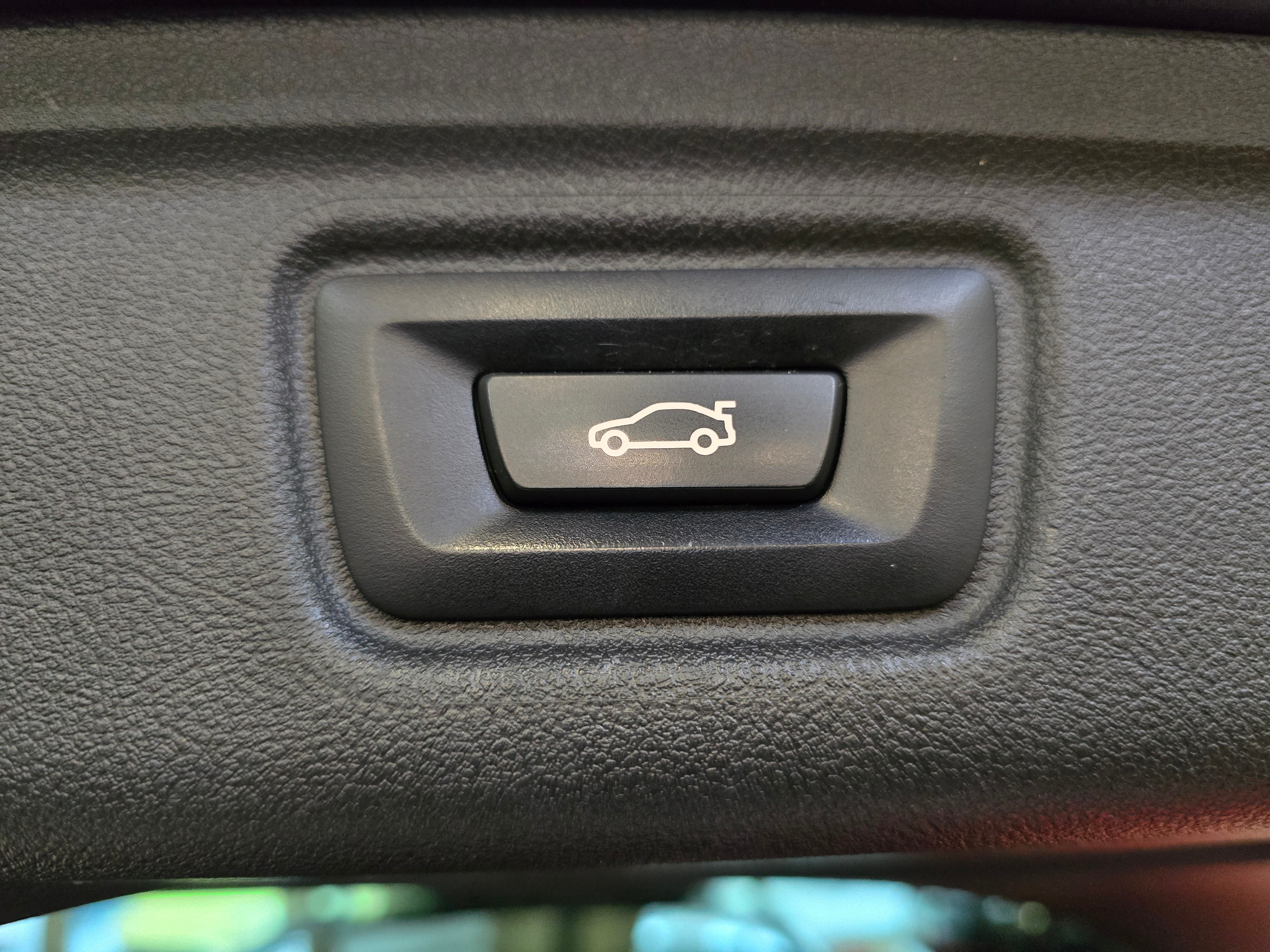 listing desktop thumbnail image 18