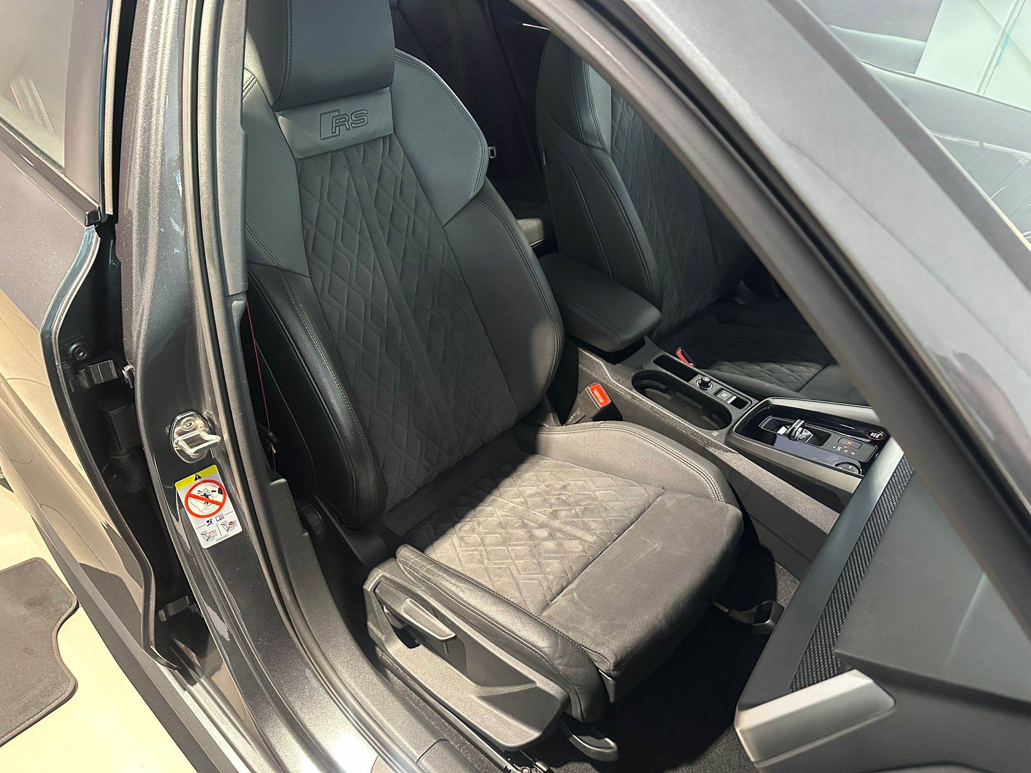 listing desktop thumbnail image 6