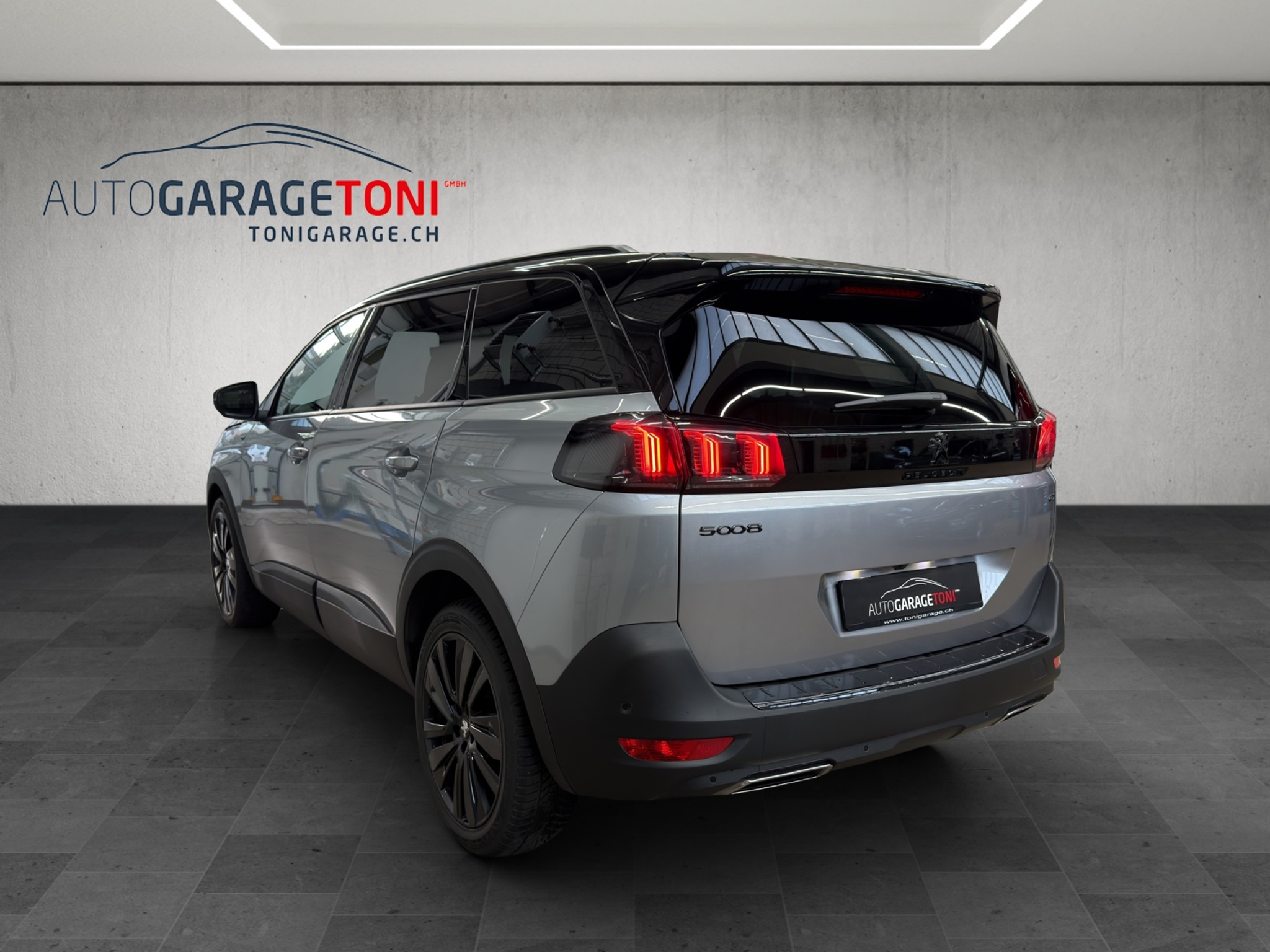 listing desktop thumbnail image 6