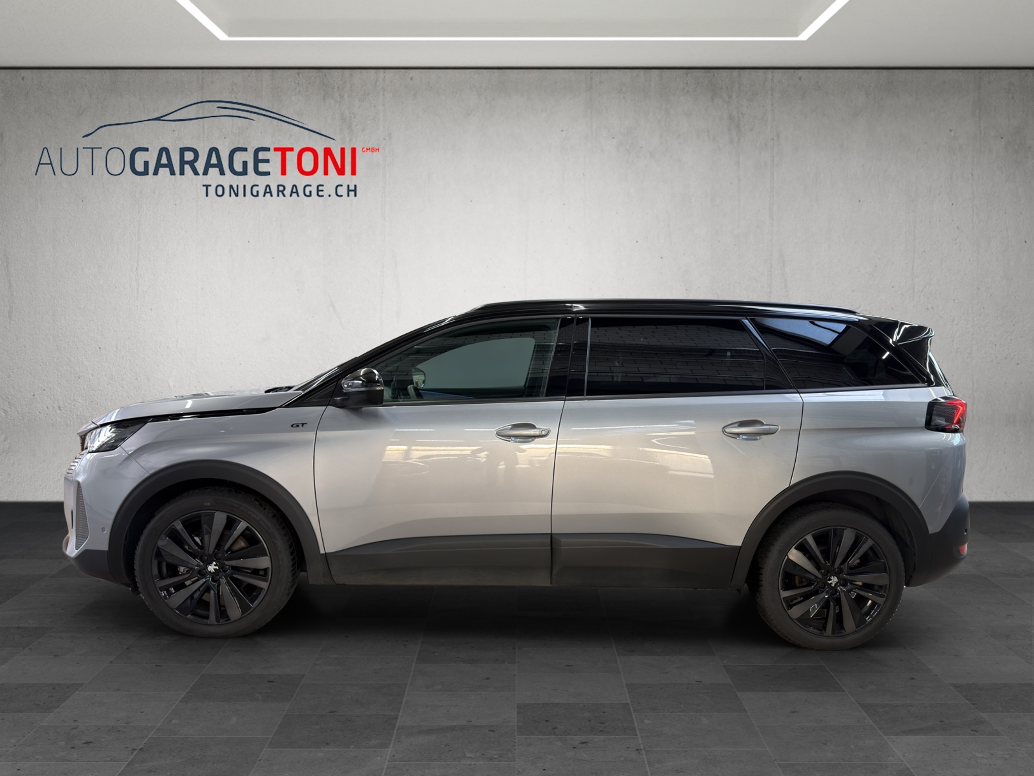 listing desktop thumbnail image 3