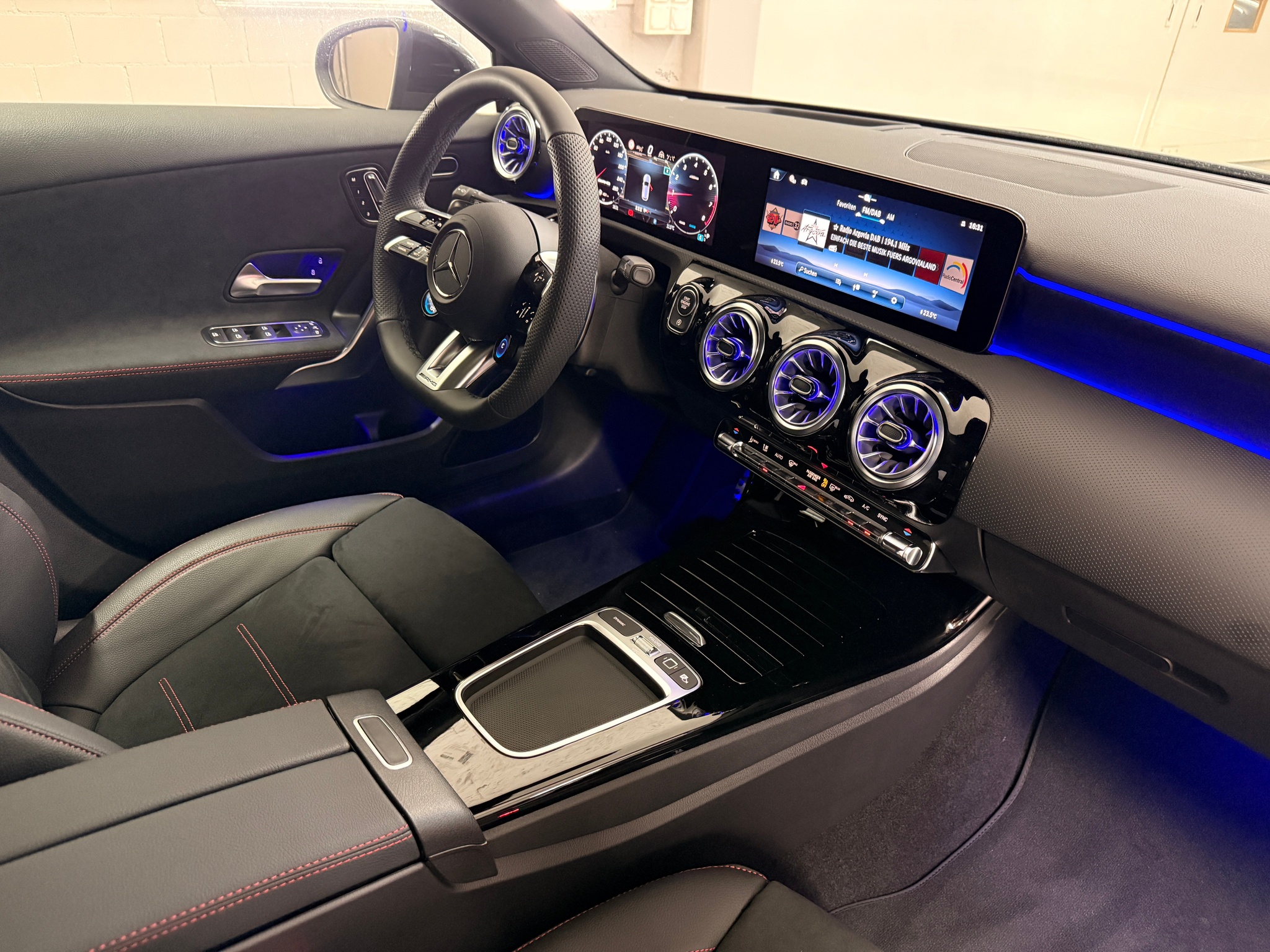 listing desktop thumbnail image 11