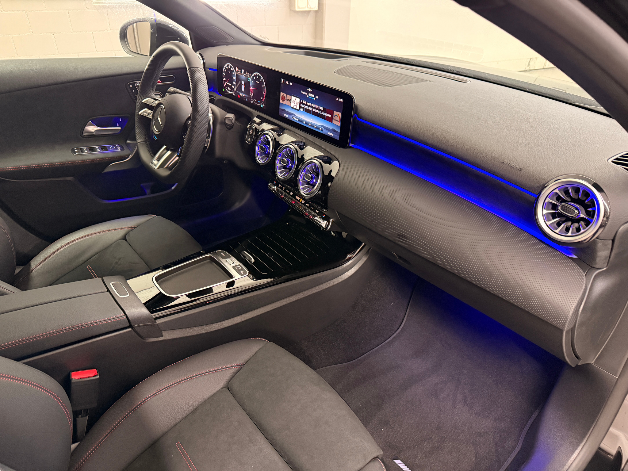 listing desktop thumbnail image 10