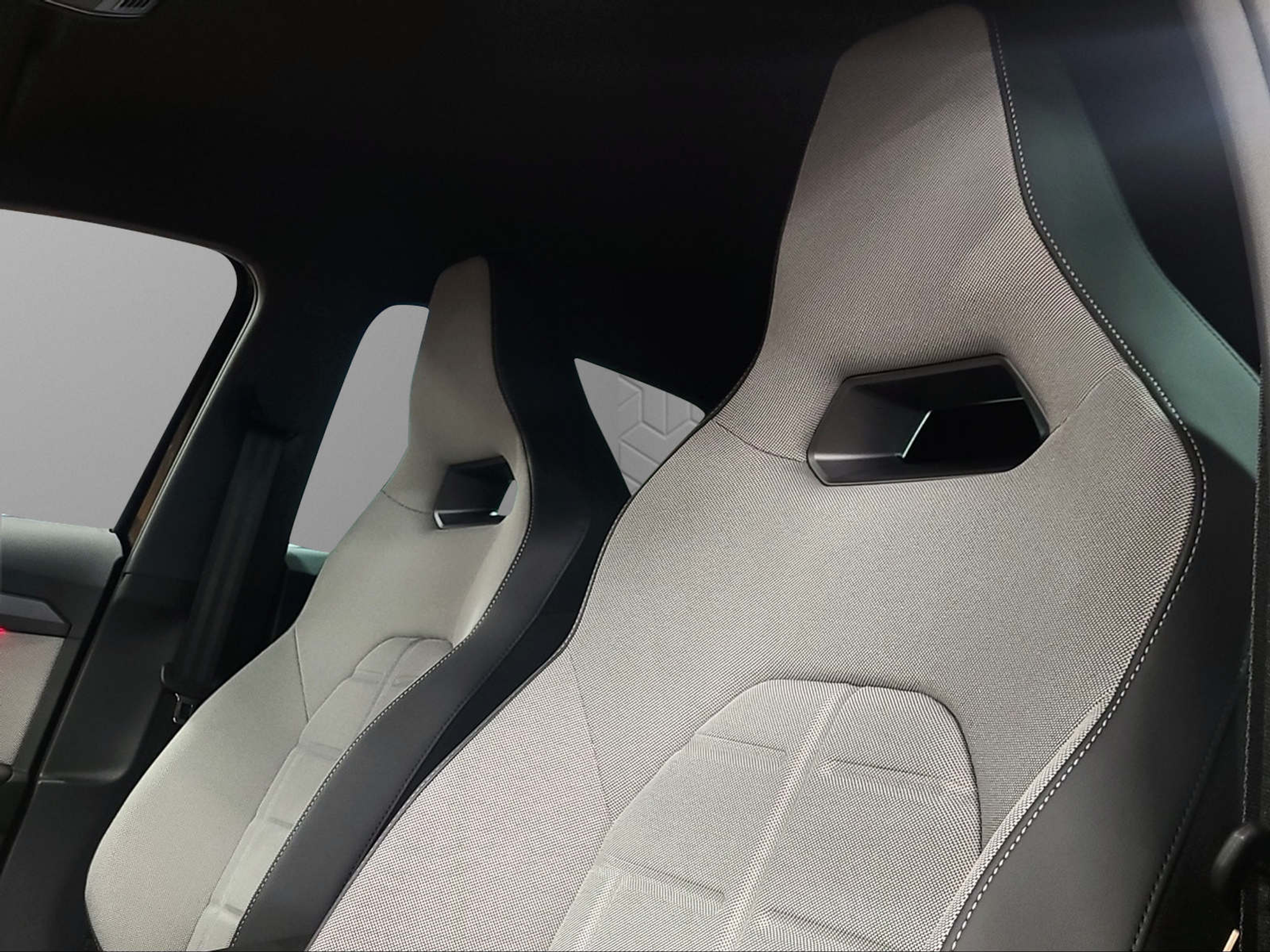 listing desktop thumbnail image 11