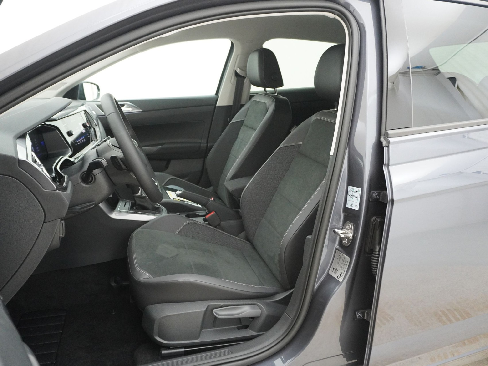 listing desktop thumbnail image 12