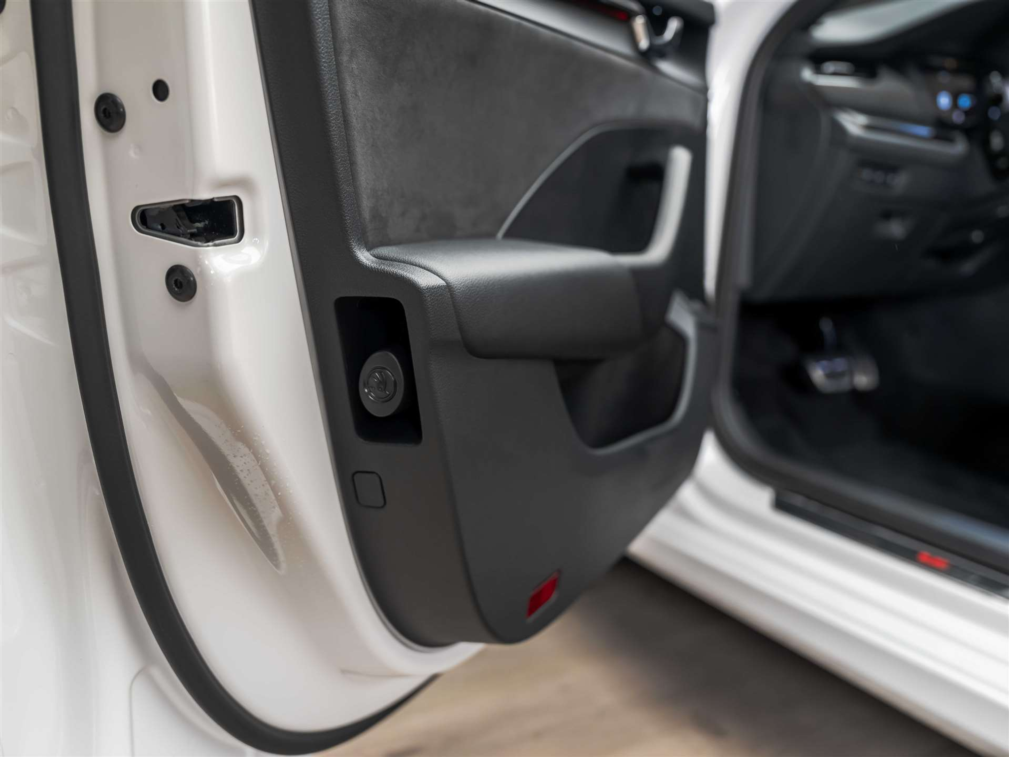 listing desktop thumbnail image 47