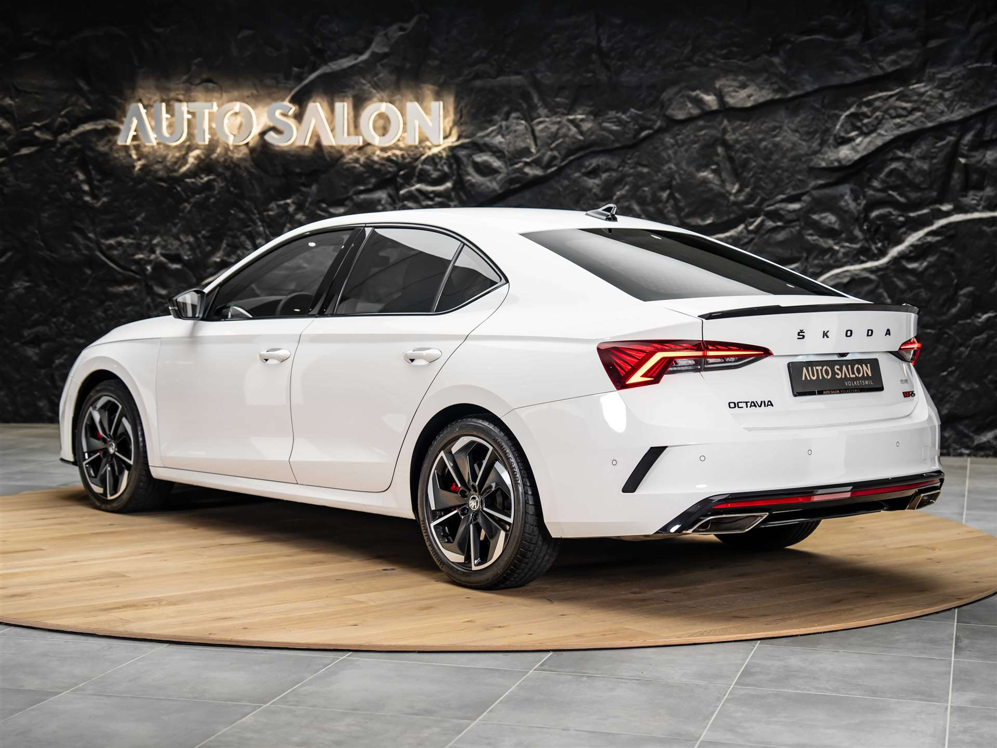 listing desktop thumbnail image 2