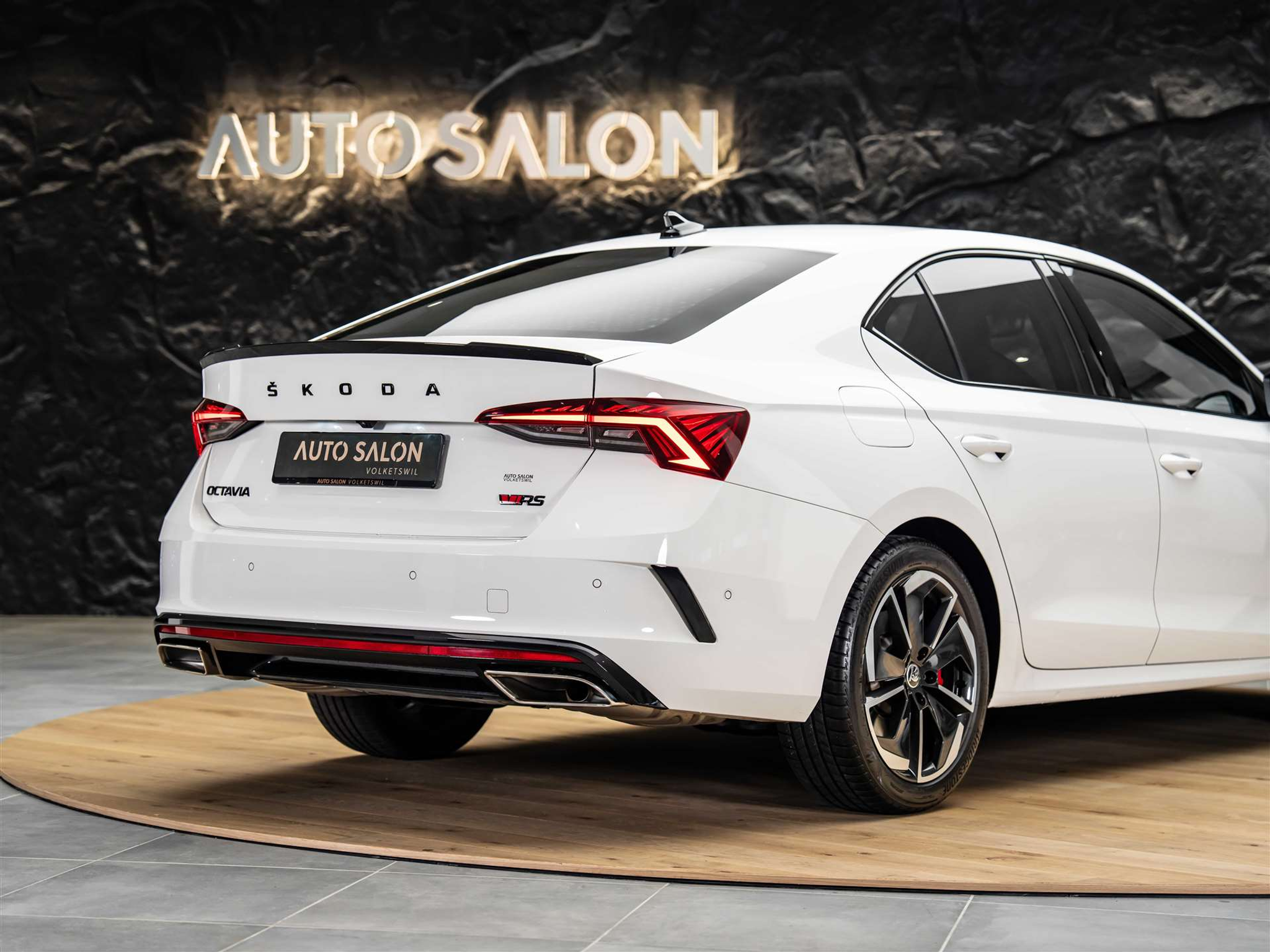 listing desktop thumbnail image 18