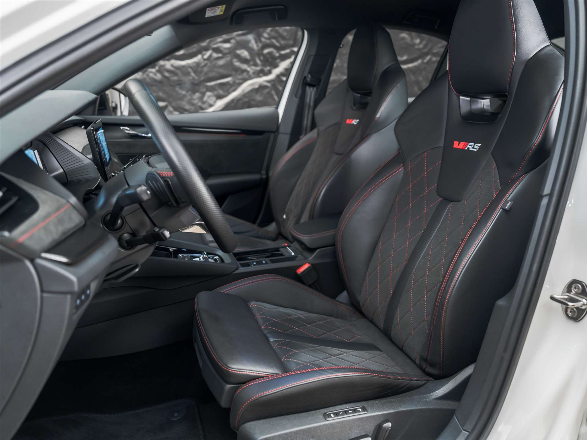 listing desktop thumbnail image 9