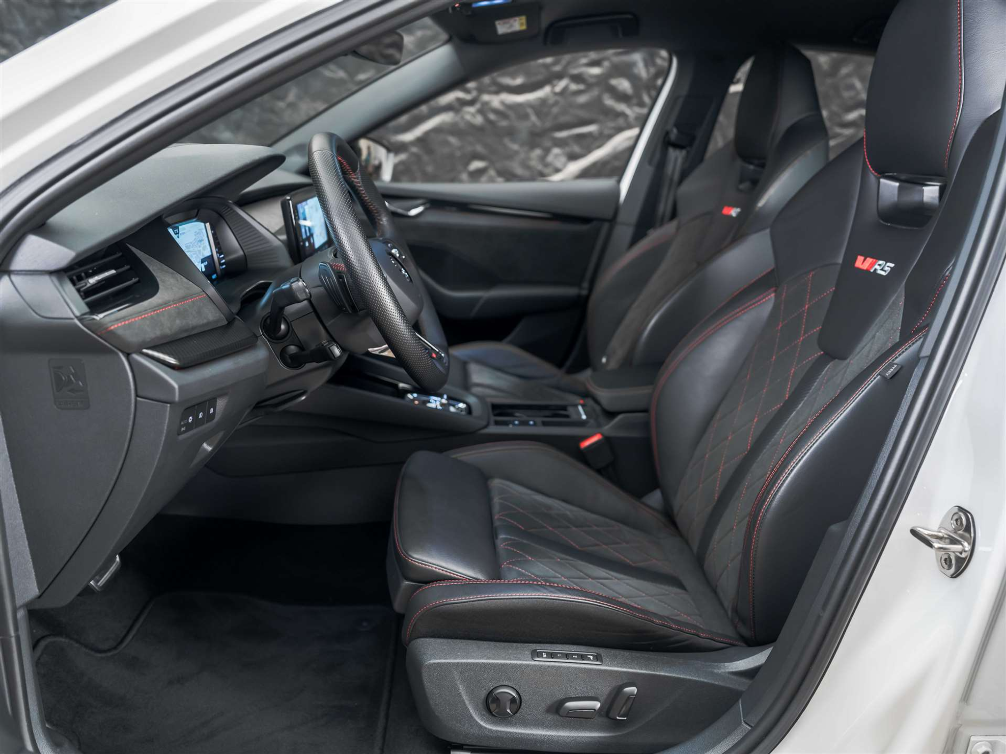 listing desktop thumbnail image 8