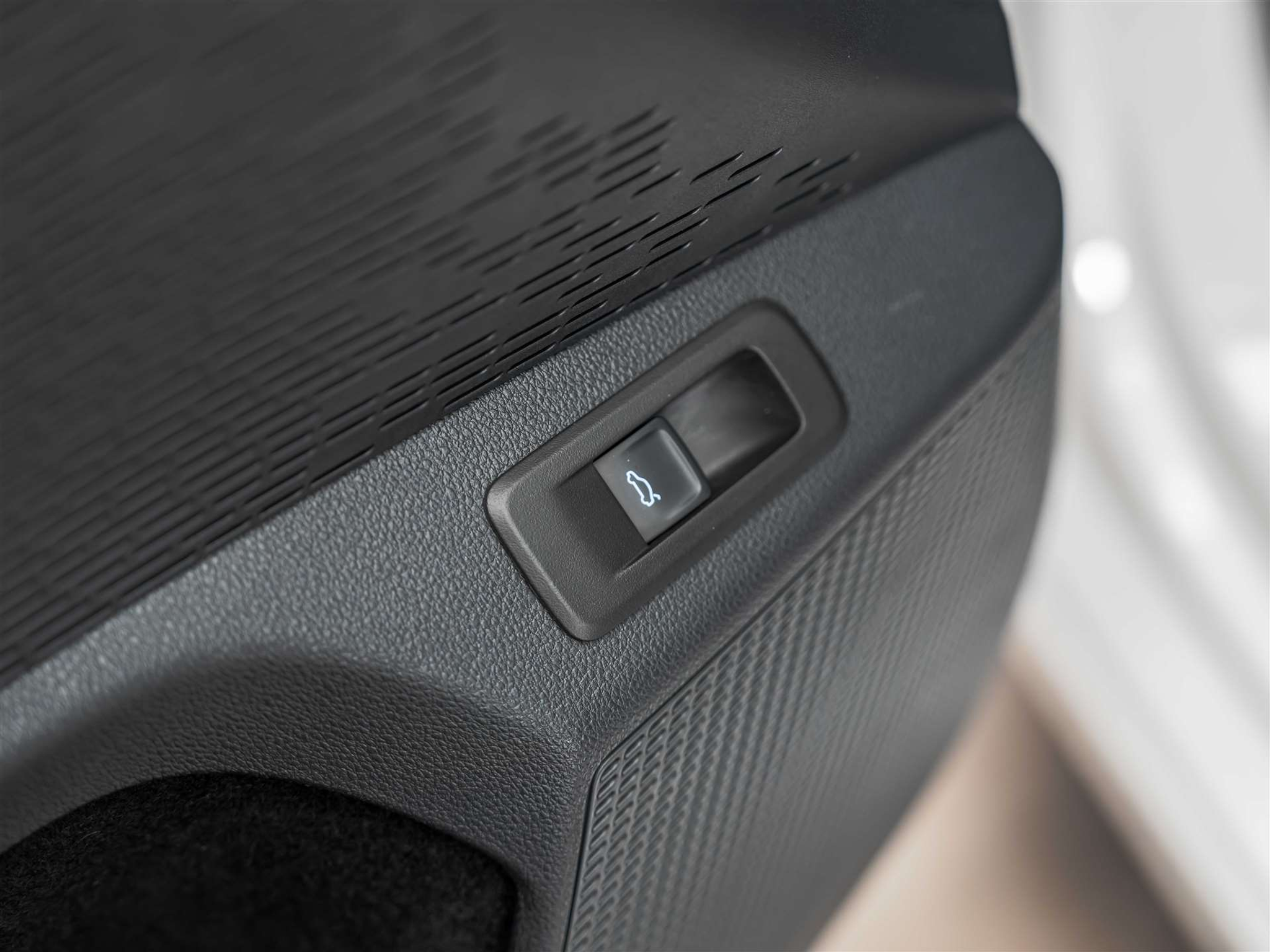 listing desktop thumbnail image 20