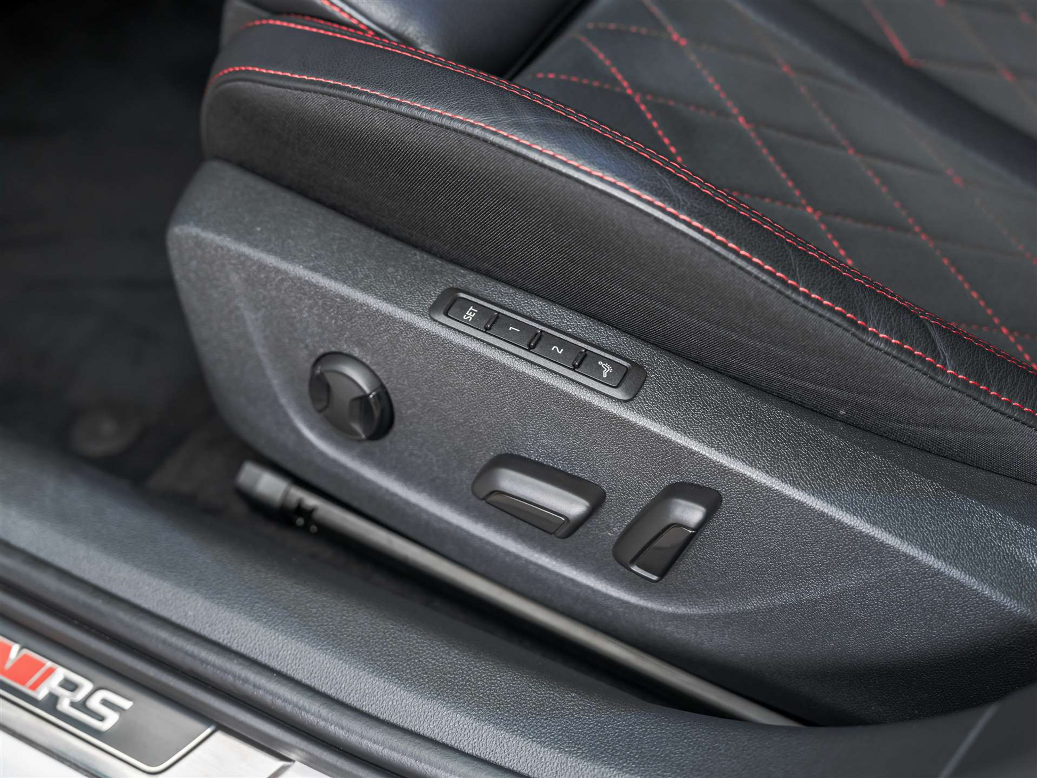 listing desktop thumbnail image 21