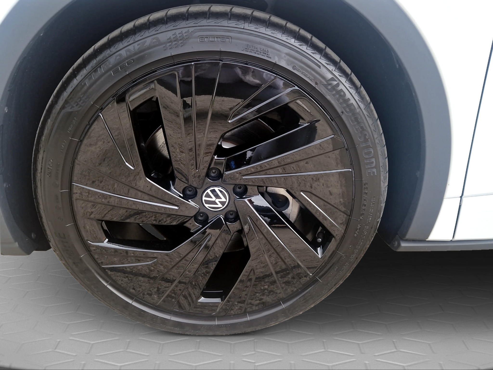 listing desktop thumbnail image 5