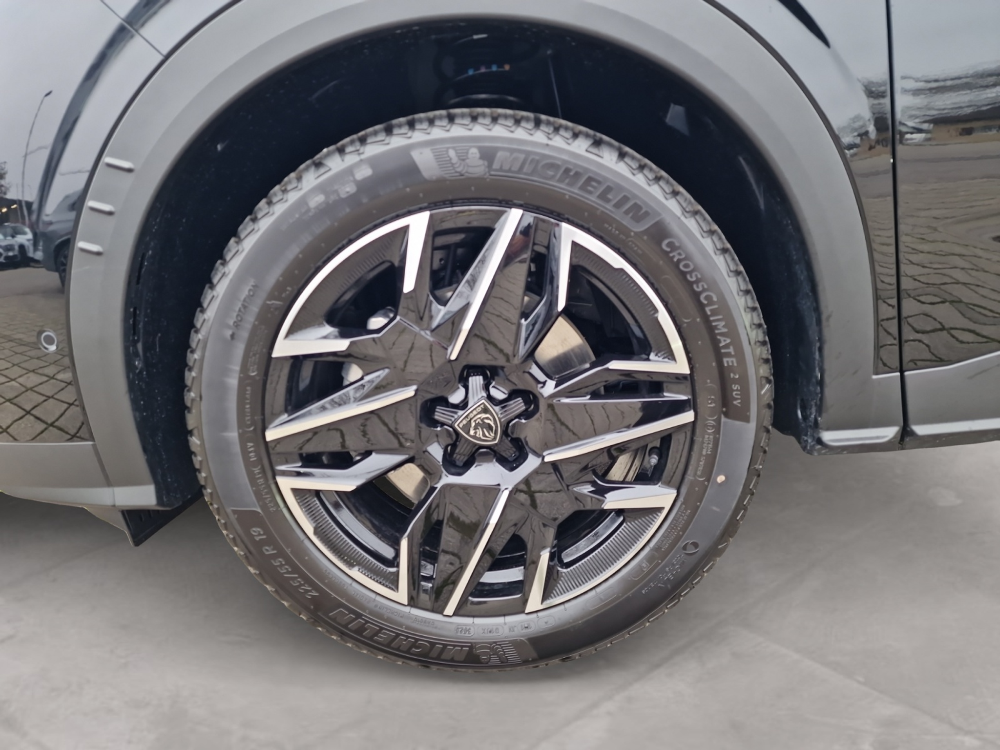 listing desktop thumbnail image 8