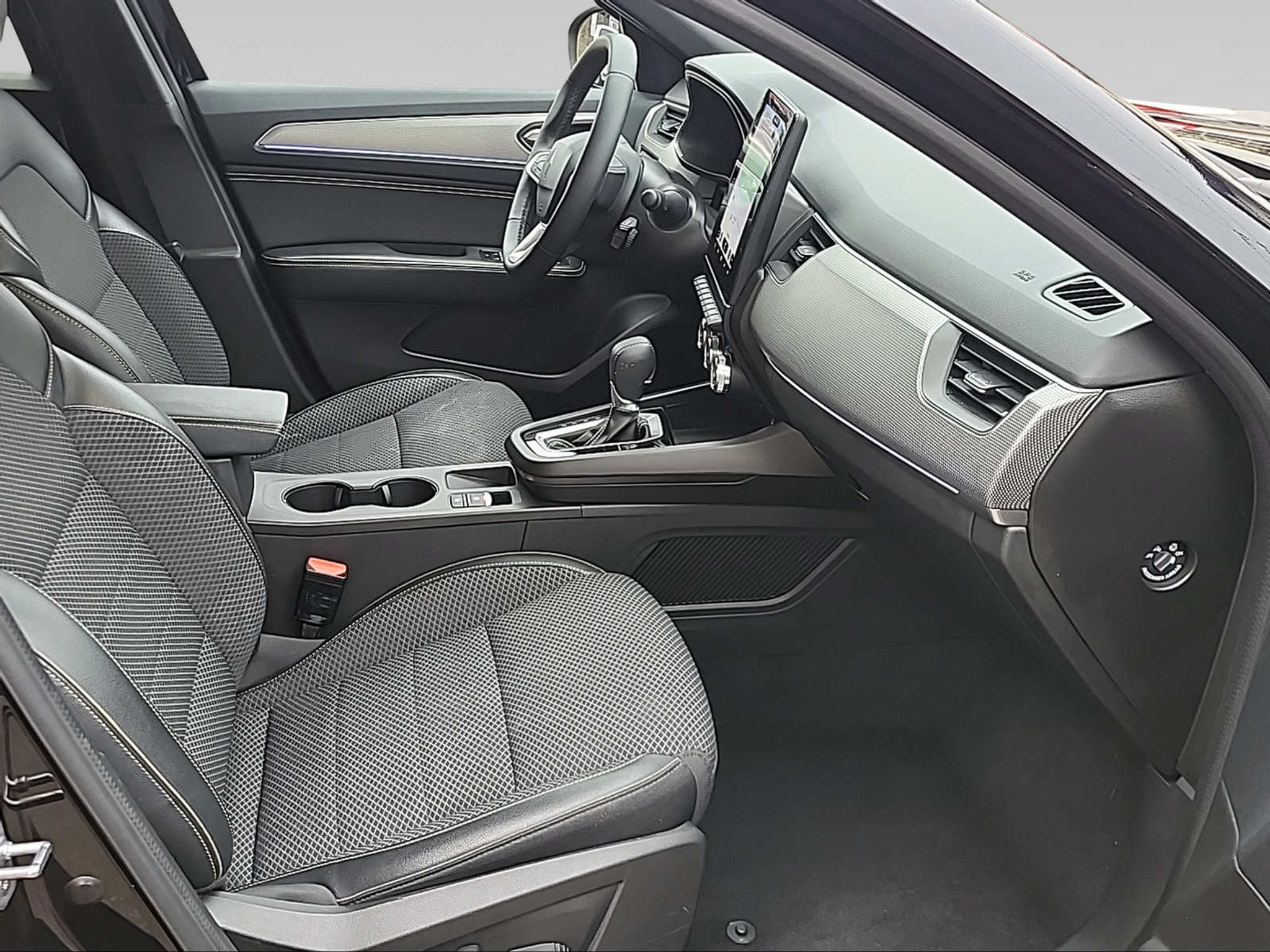 listing desktop thumbnail image 5