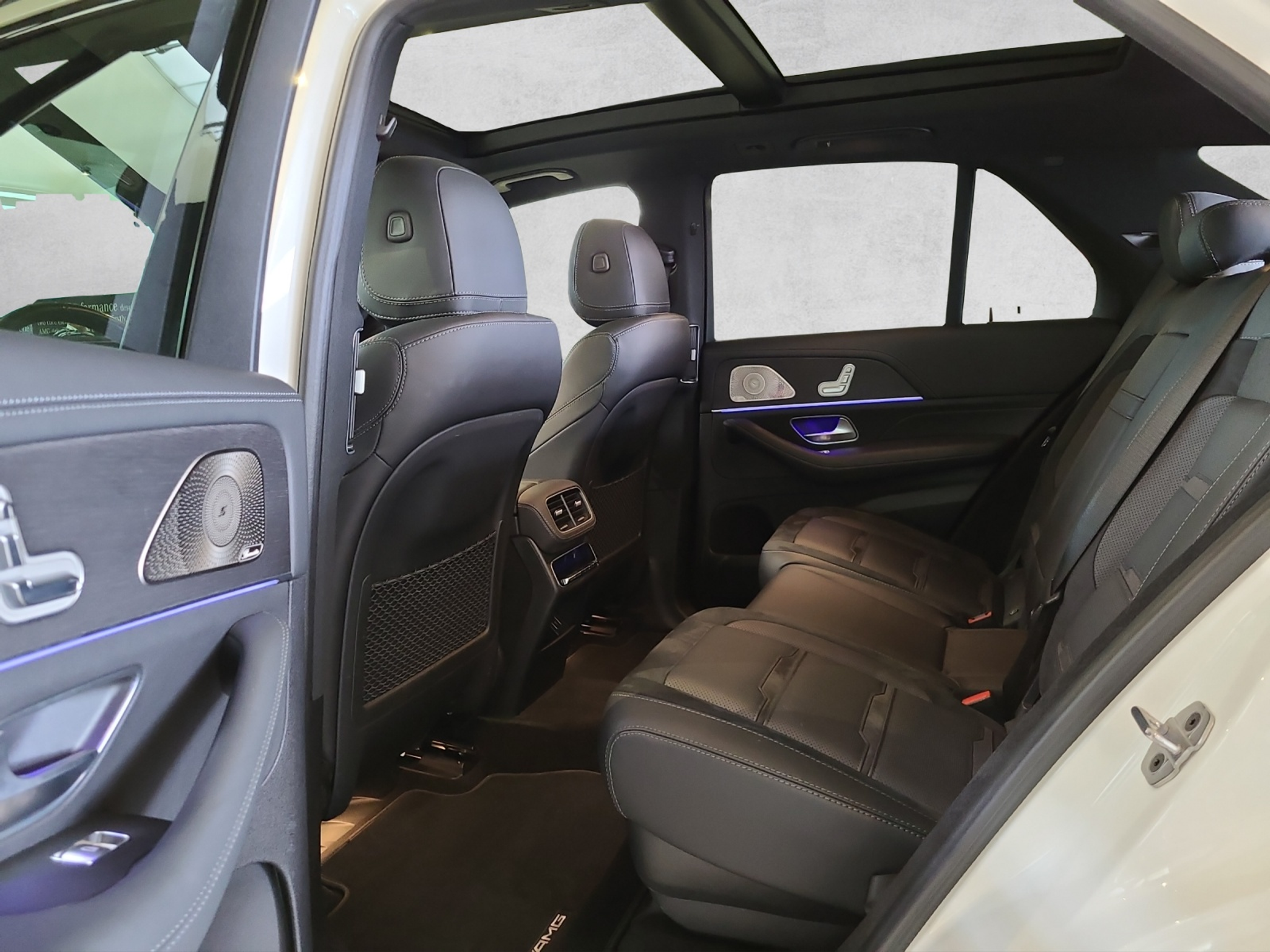 listing desktop thumbnail image 10