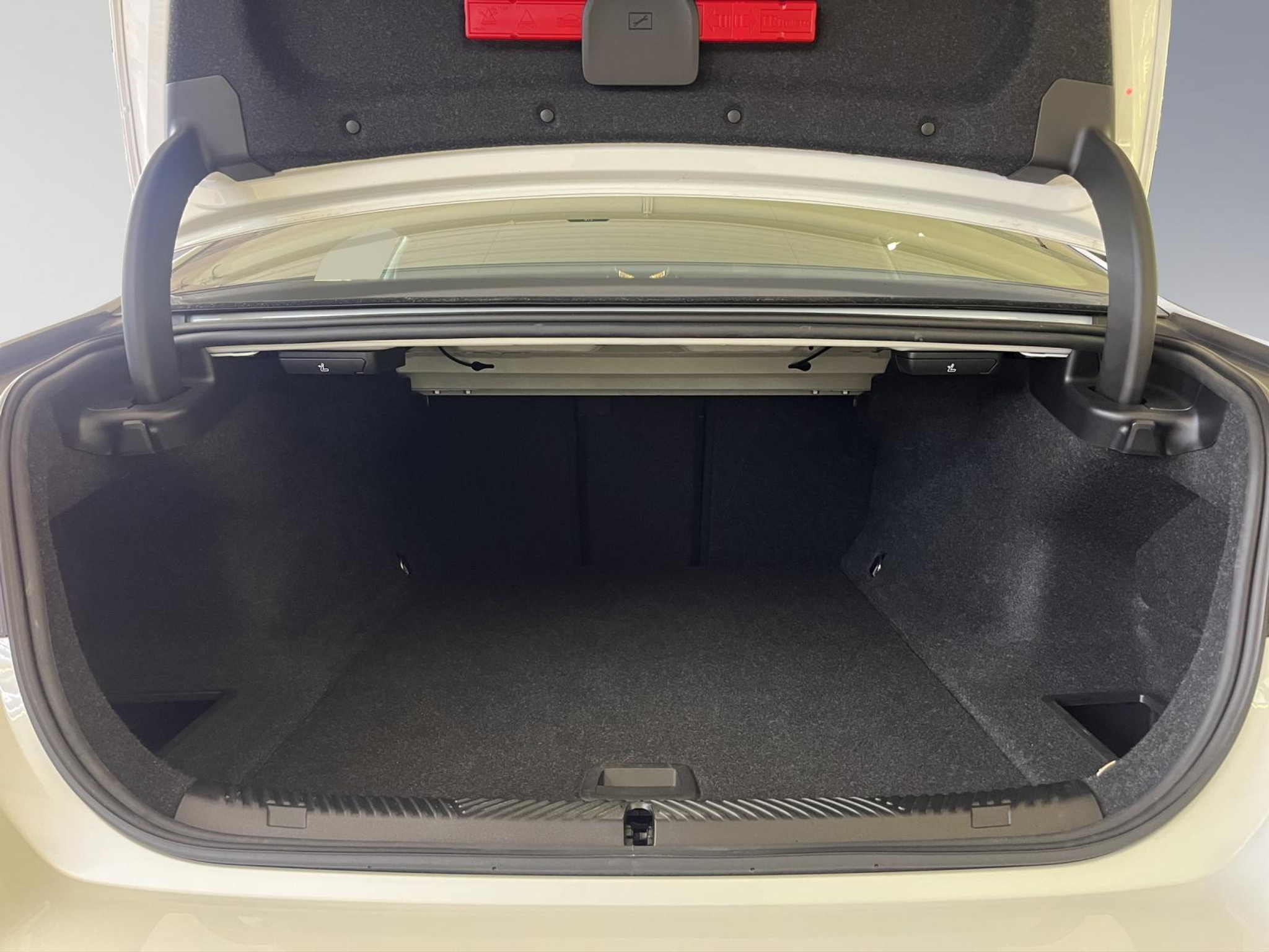 listing desktop thumbnail image 17