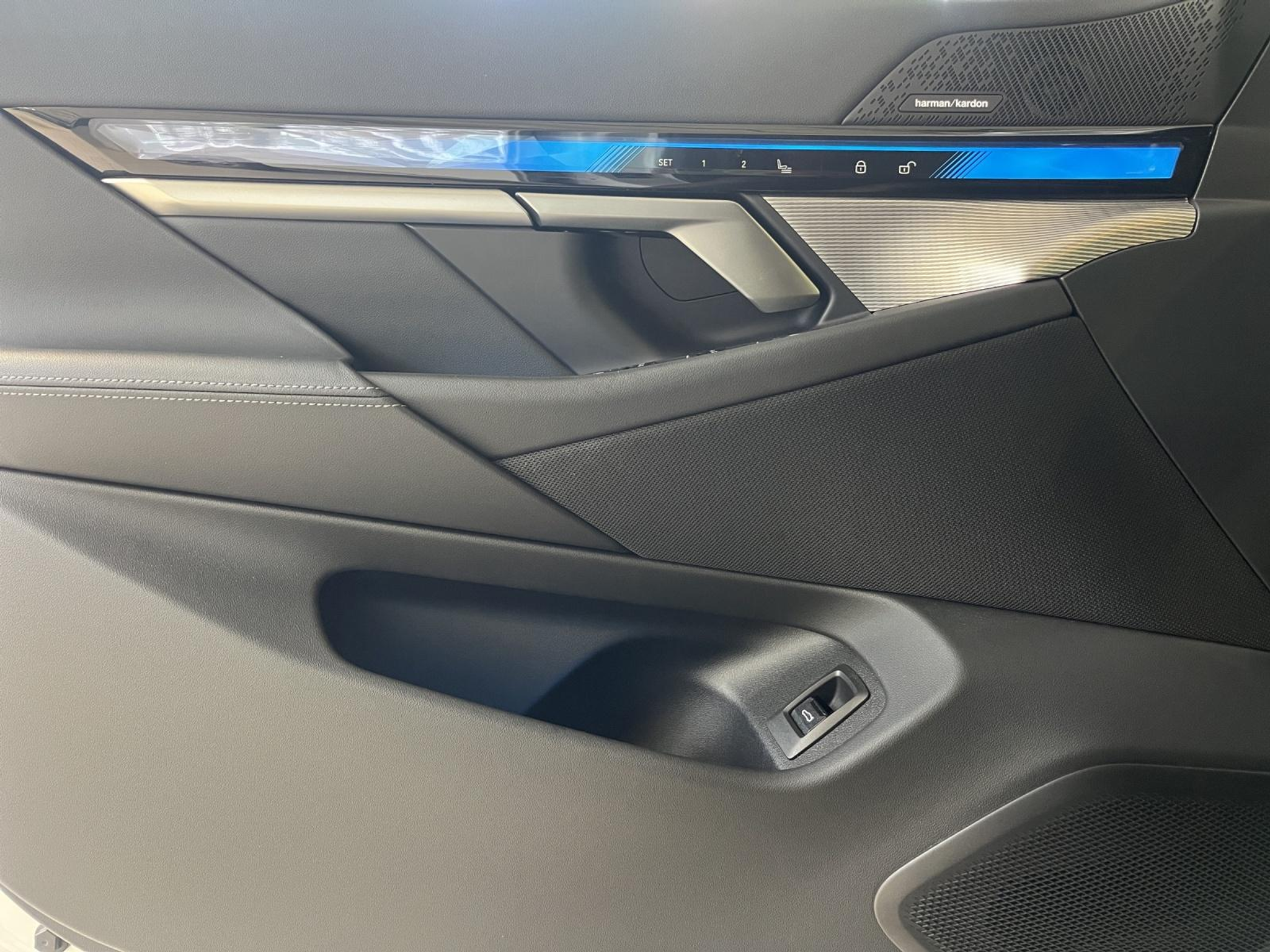 listing desktop thumbnail image 14