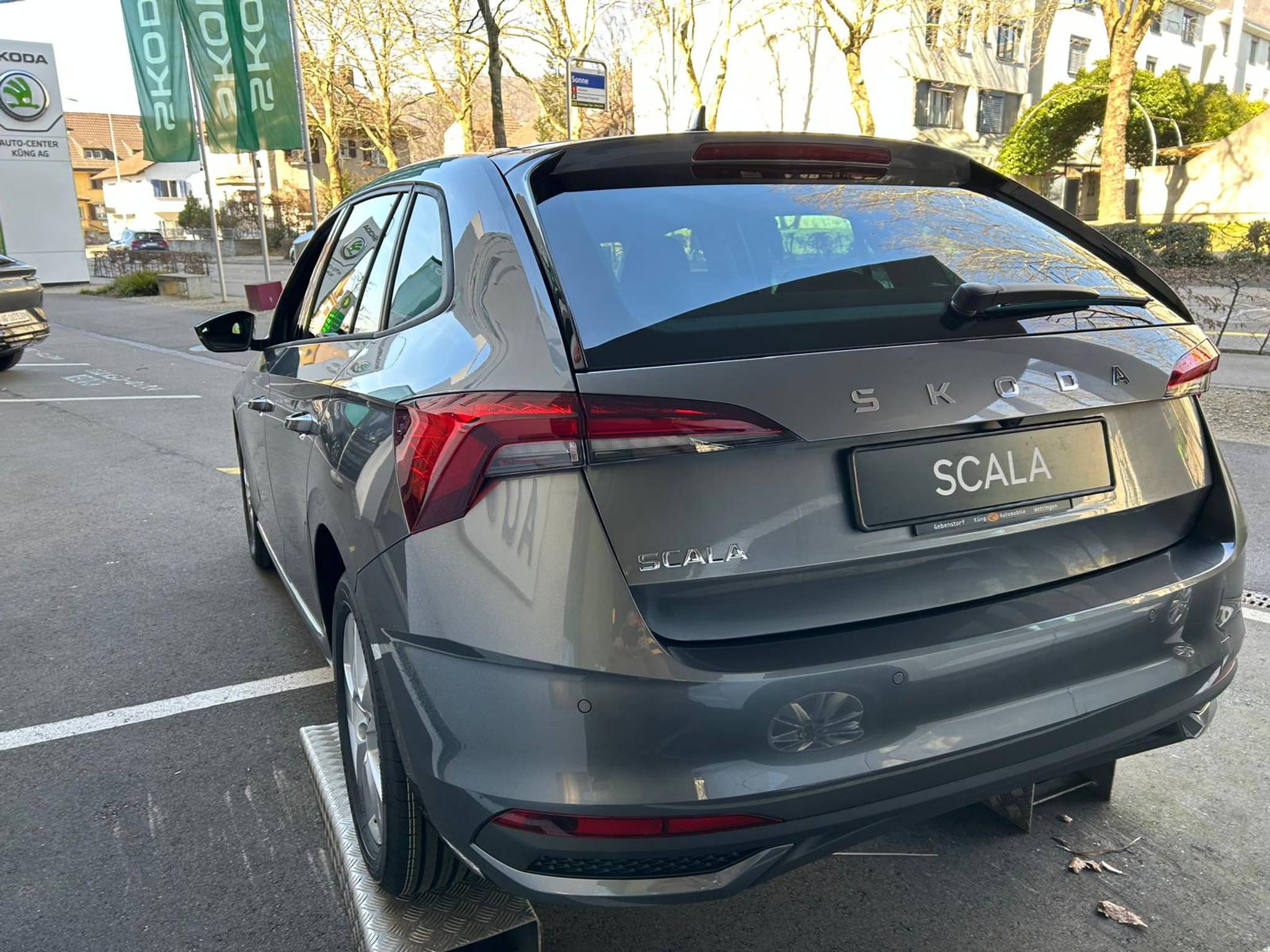 listing desktop thumbnail image 5