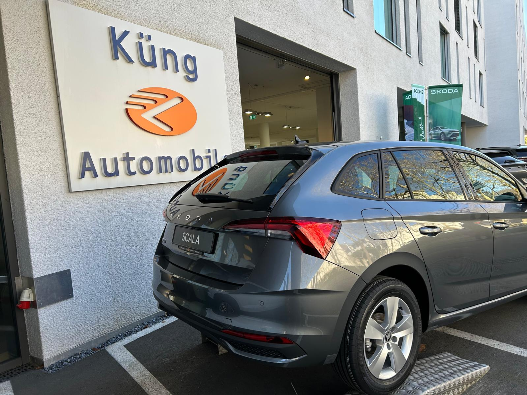 listing desktop thumbnail image 2