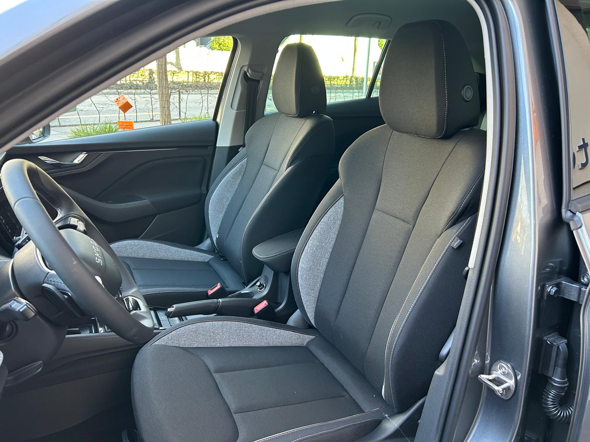 listing desktop thumbnail image 10