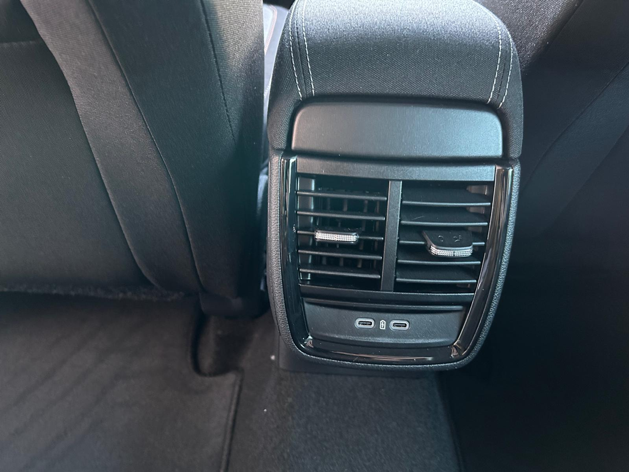 listing desktop thumbnail image 7