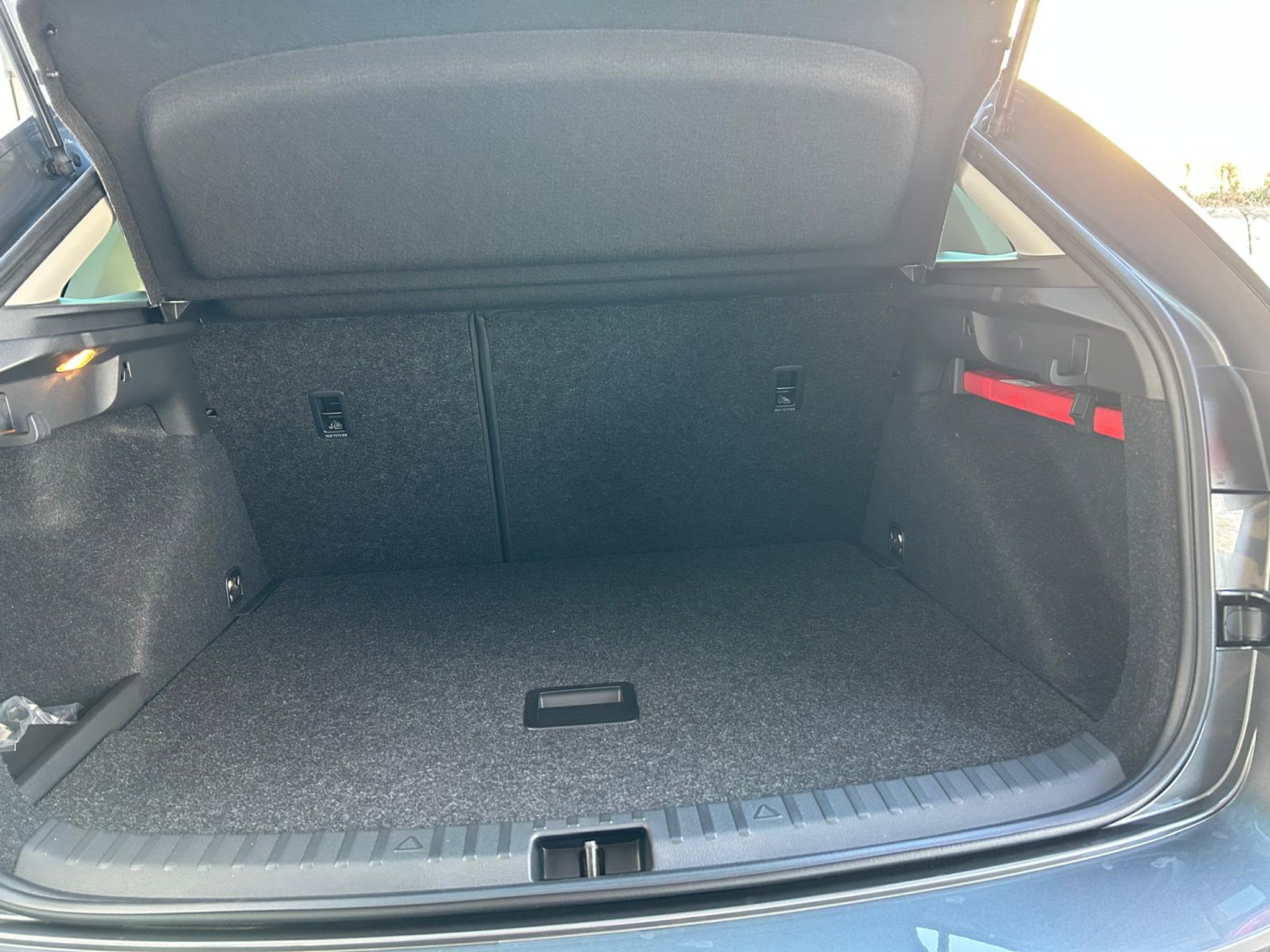 listing desktop thumbnail image 4