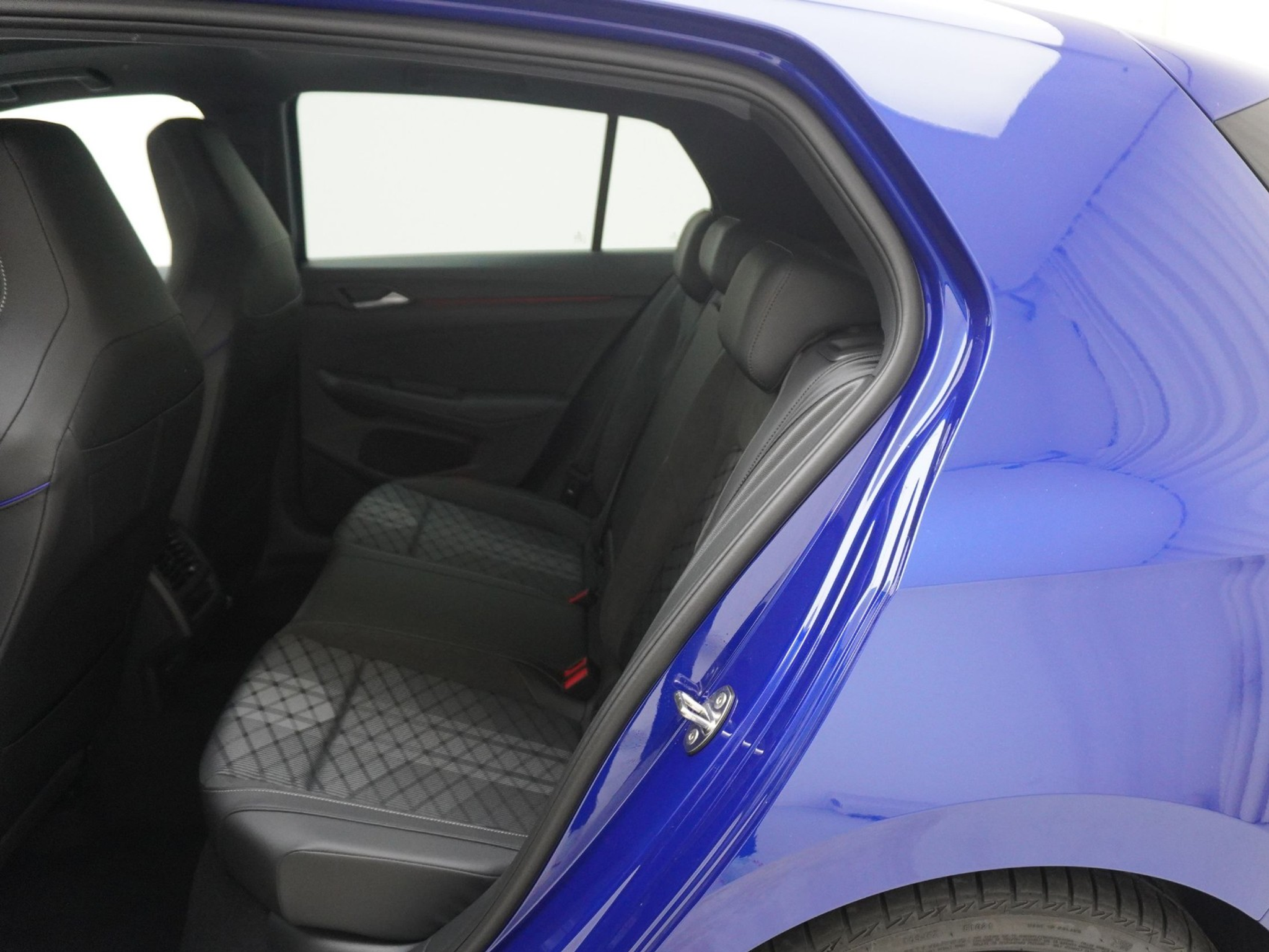 listing desktop thumbnail image 14