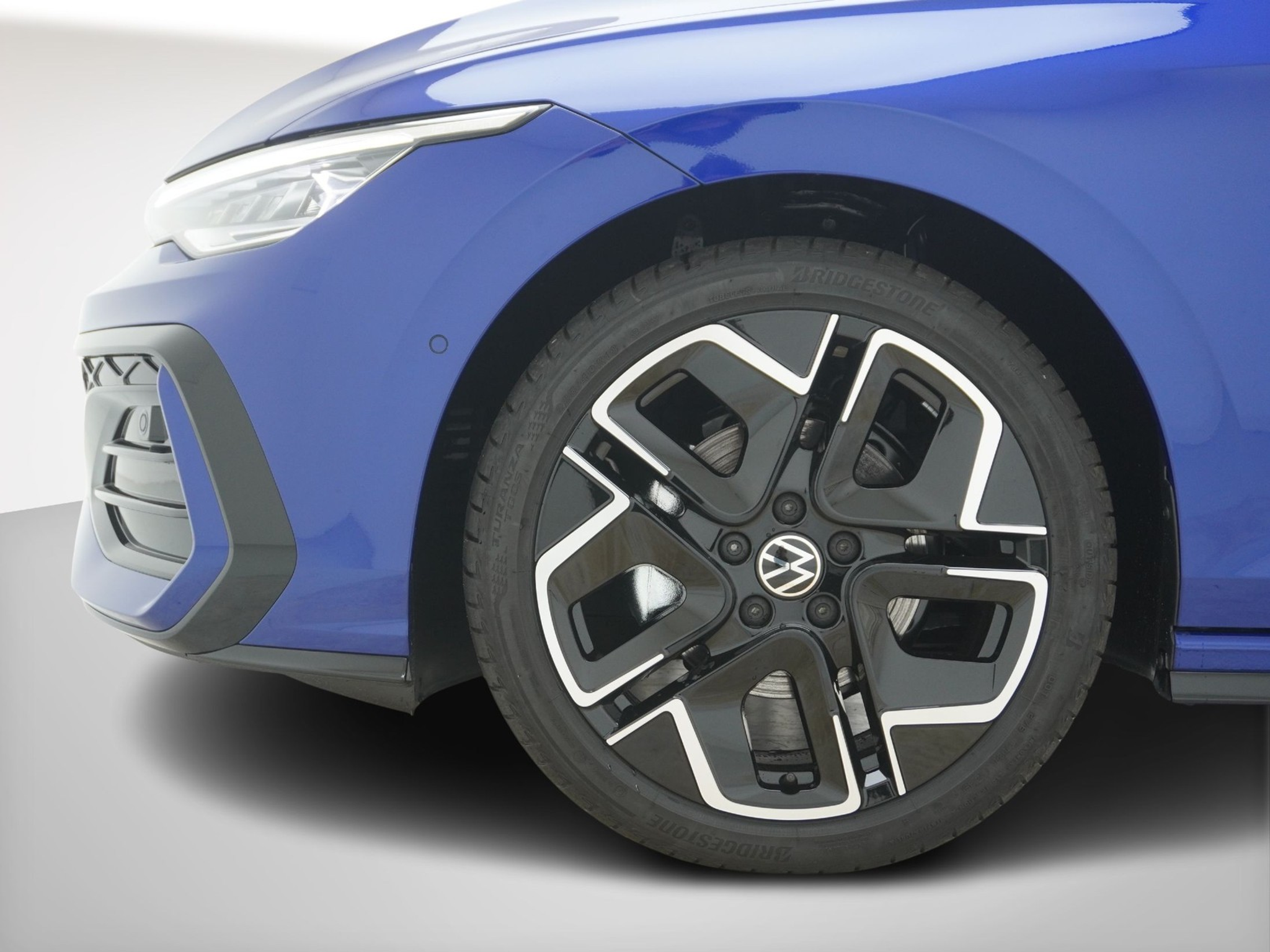 listing desktop thumbnail image 9