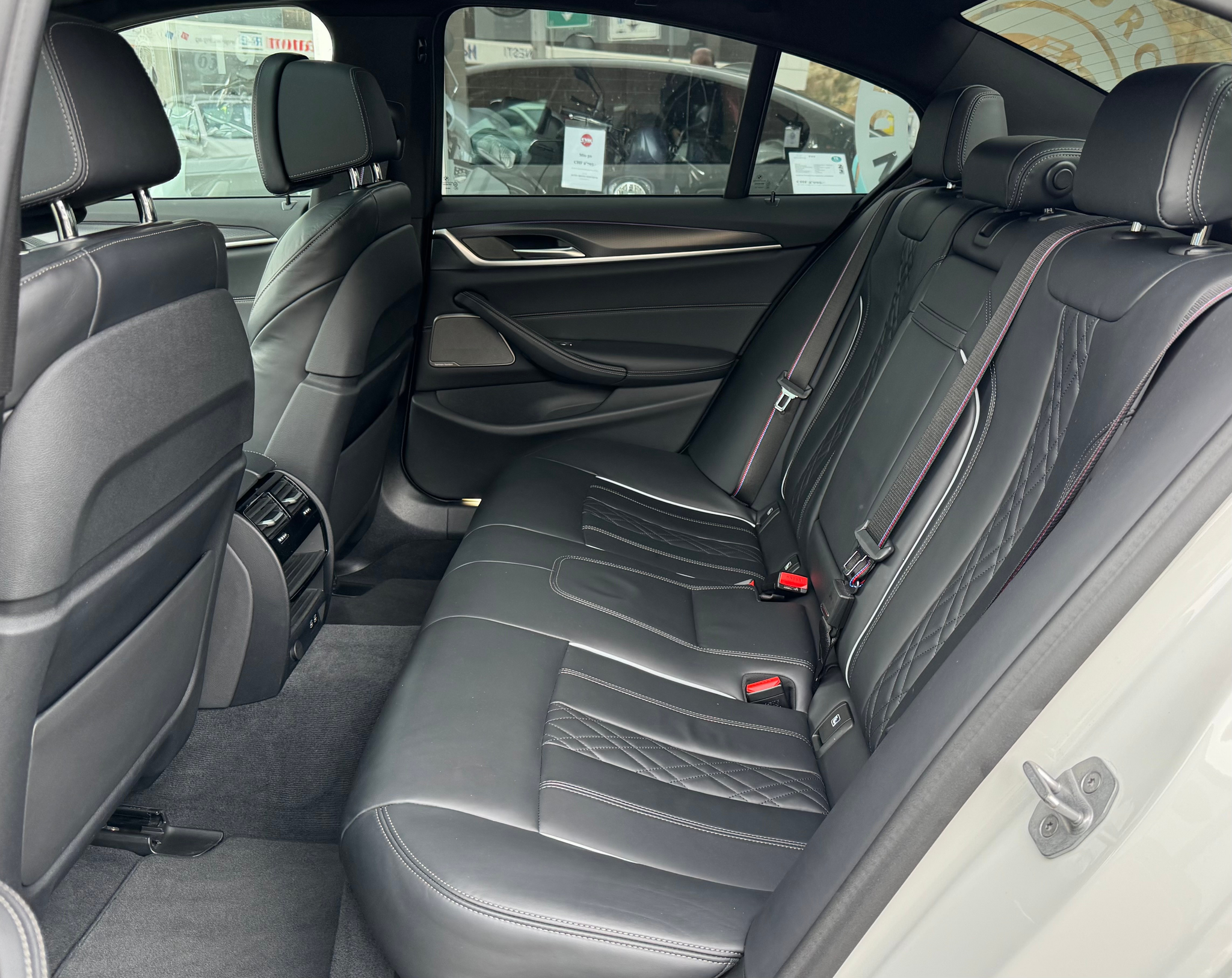 listing desktop thumbnail image 11