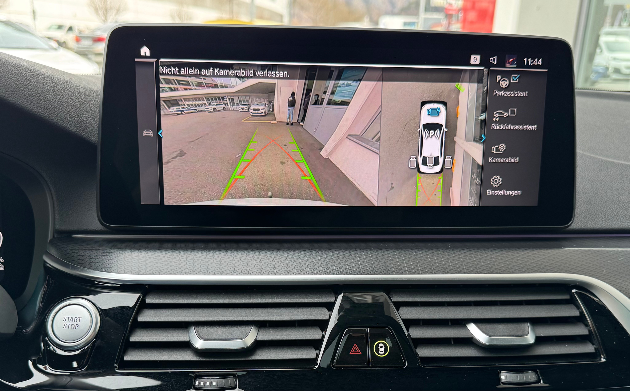 listing desktop thumbnail image 18