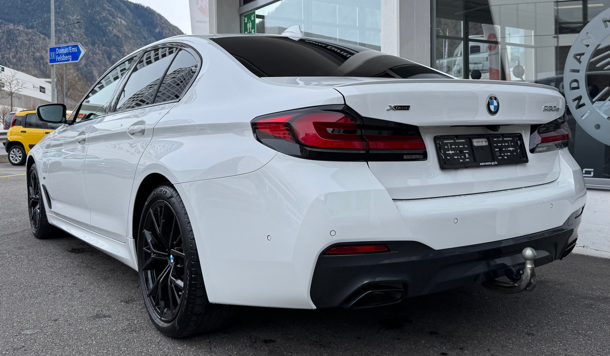 listing desktop thumbnail image 3