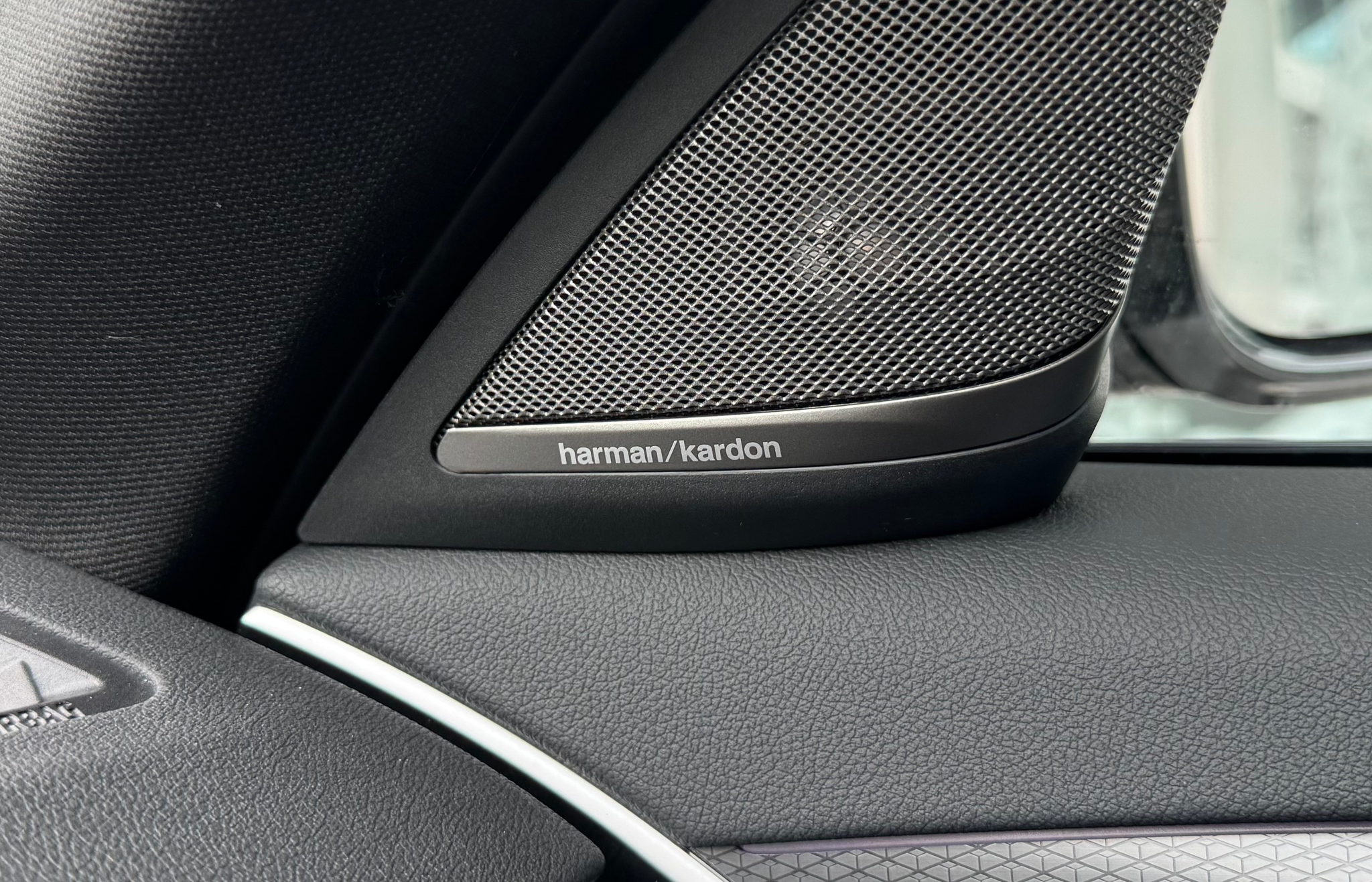 listing desktop thumbnail image 21